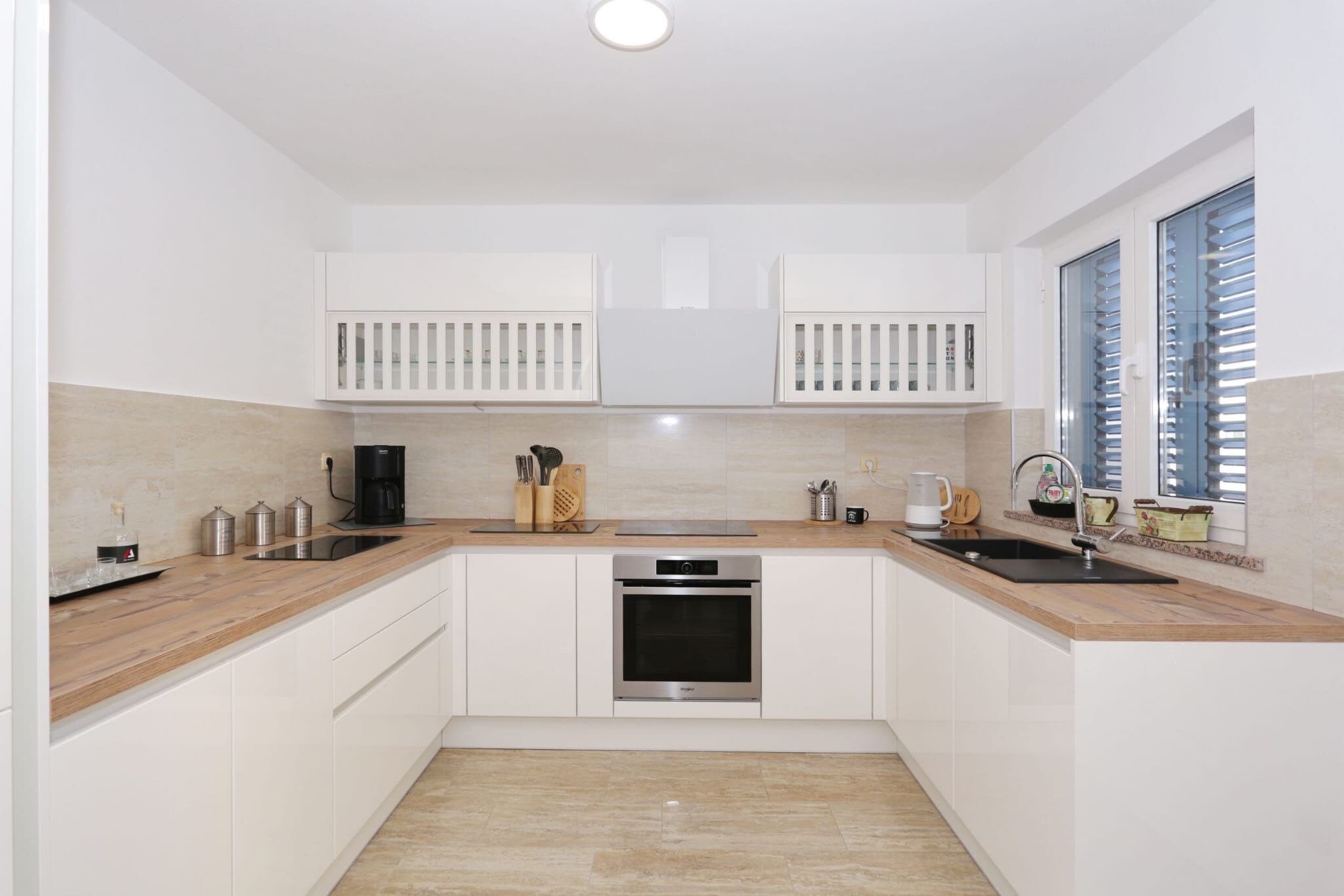 House Victoria 64131-K1