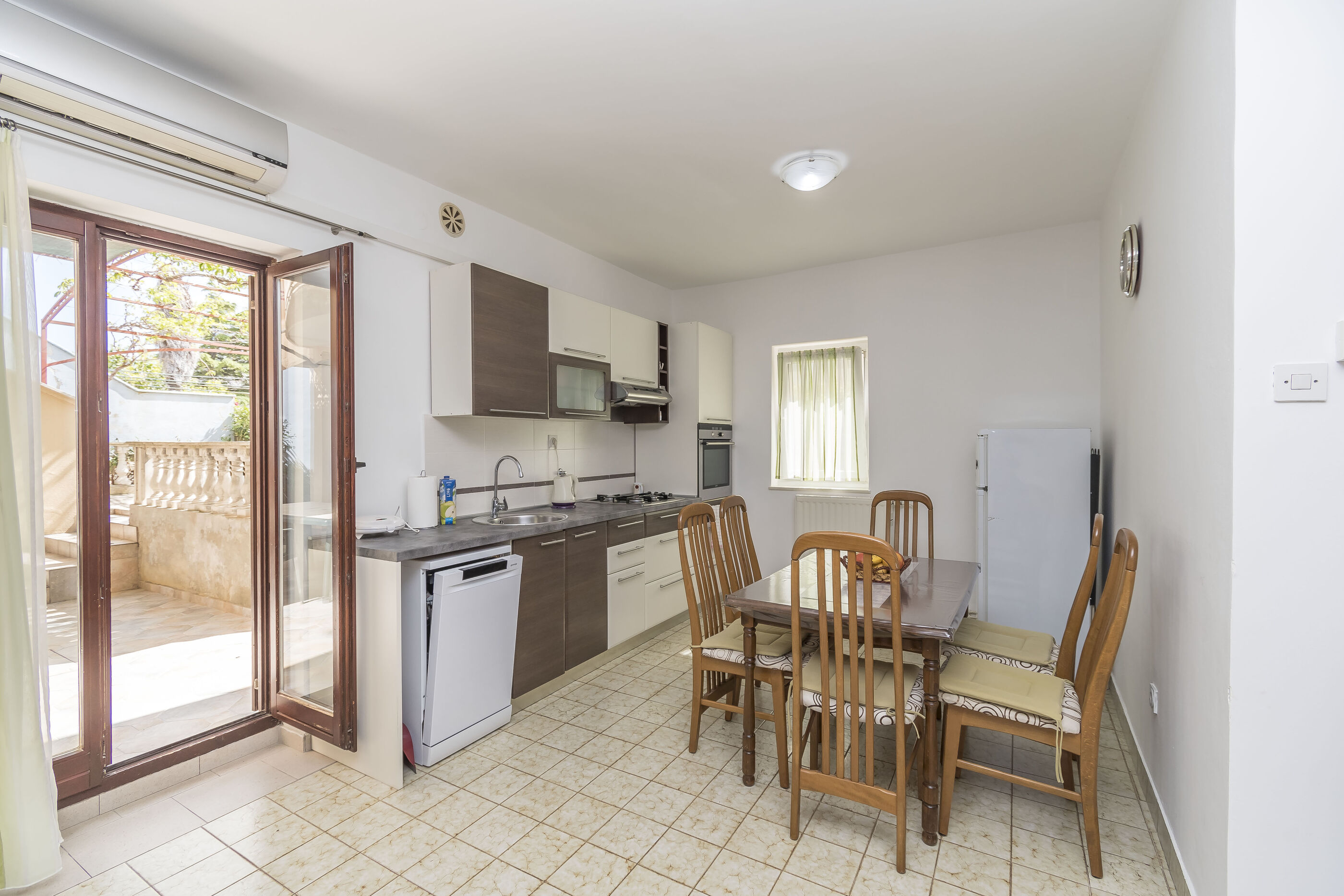 Apartments Murter Jurjako 100971-A2