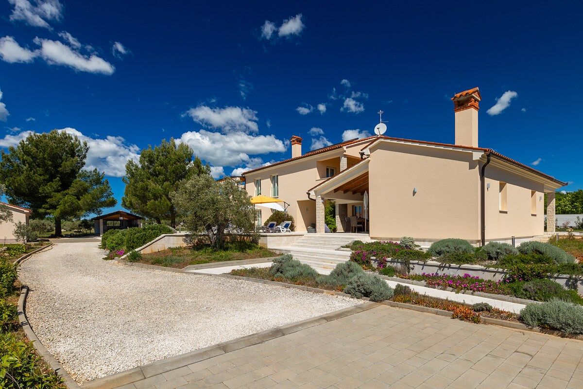 Villa Nirvana 74307-K1