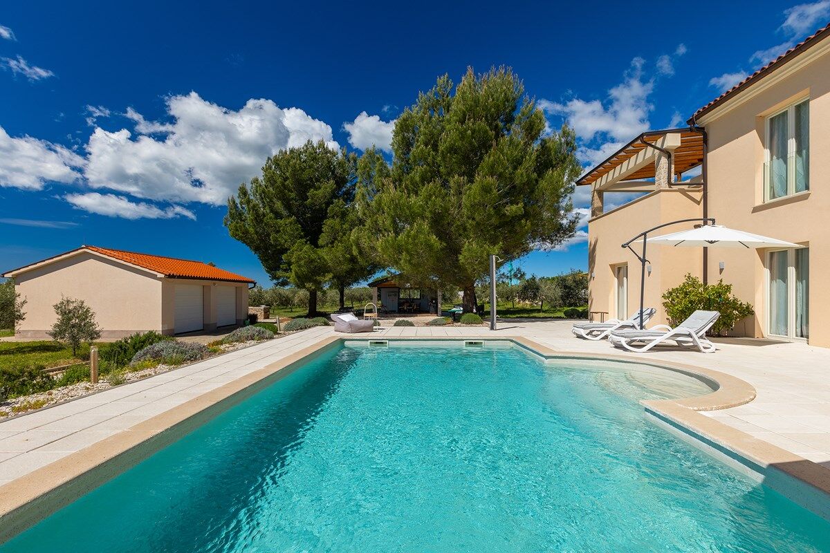 Villa Nirvana 74307-K1