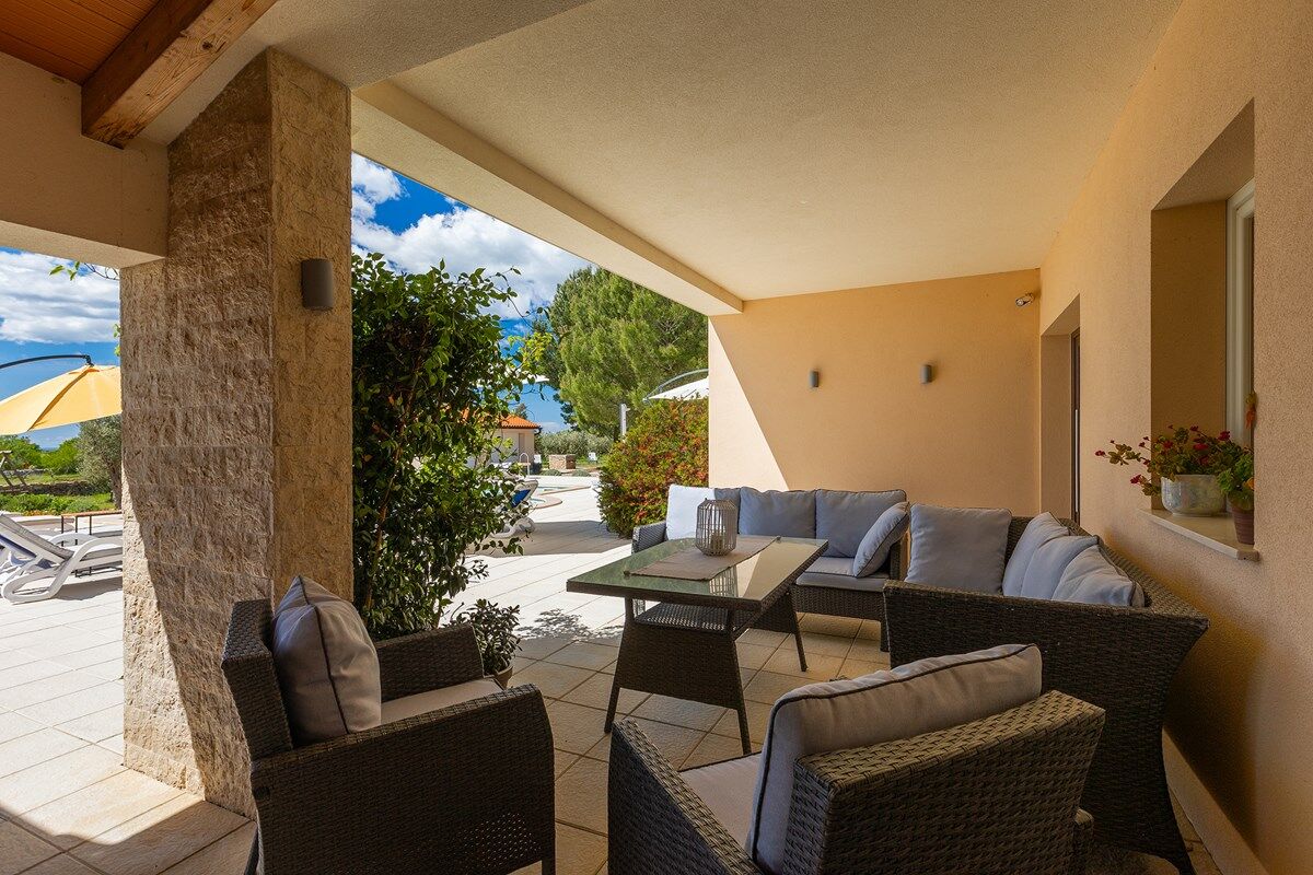 Villa Nirvana 74307-K1