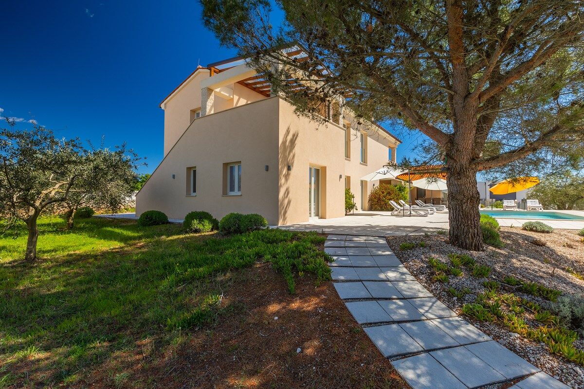 Villa Nirvana 74307-K1
