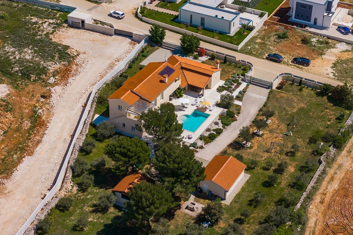 Villa Nirvana 74307-K1