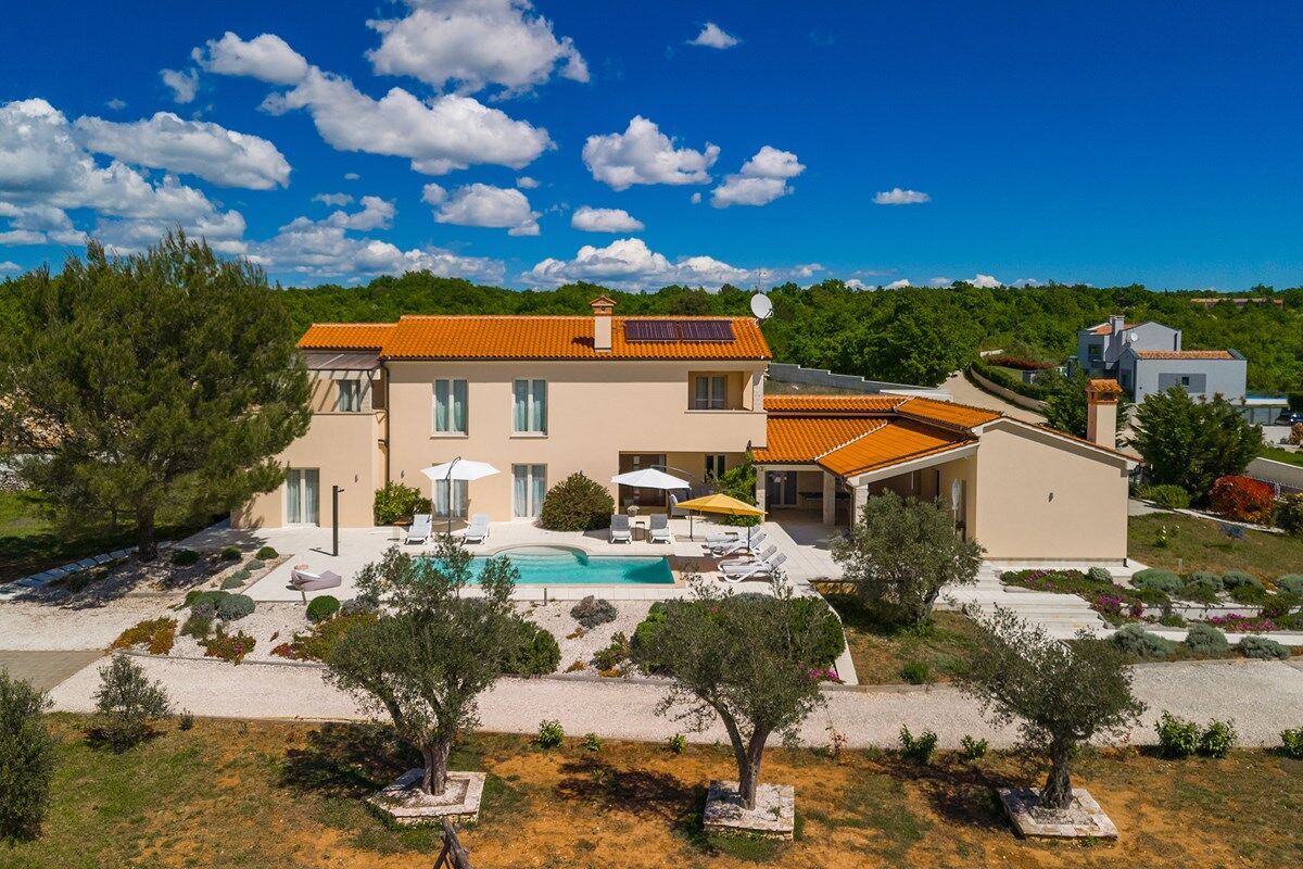 Villa Nirvana 74307-K1