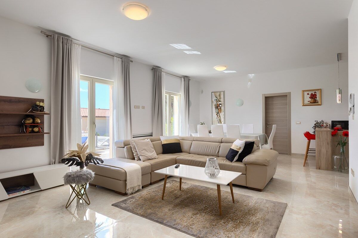 Villa Nirvana 74307-K1