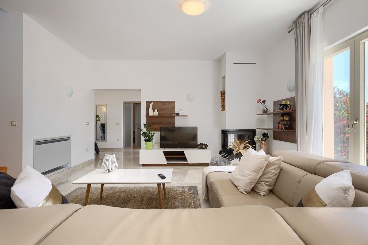 Villa Nirvana 74307-K1