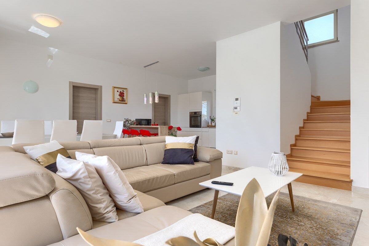 Villa Nirvana 74307-K1