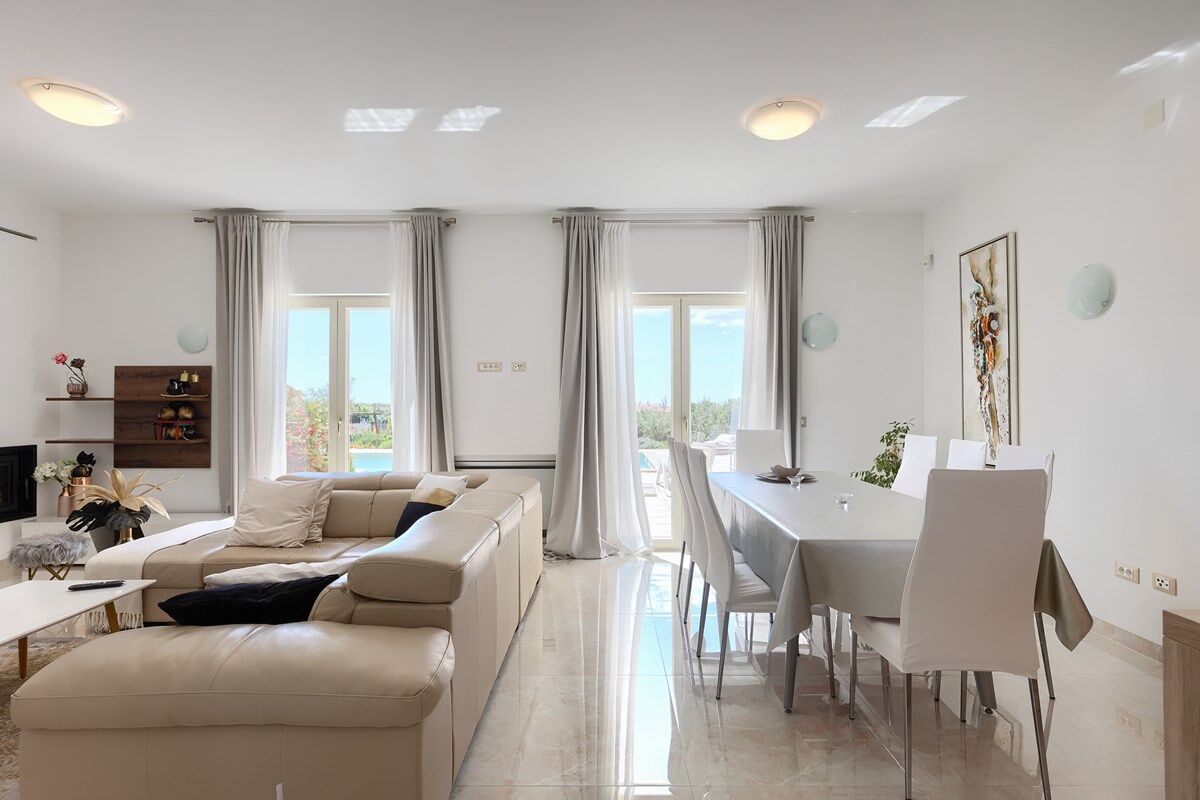 Villa Nirvana 74307-K1
