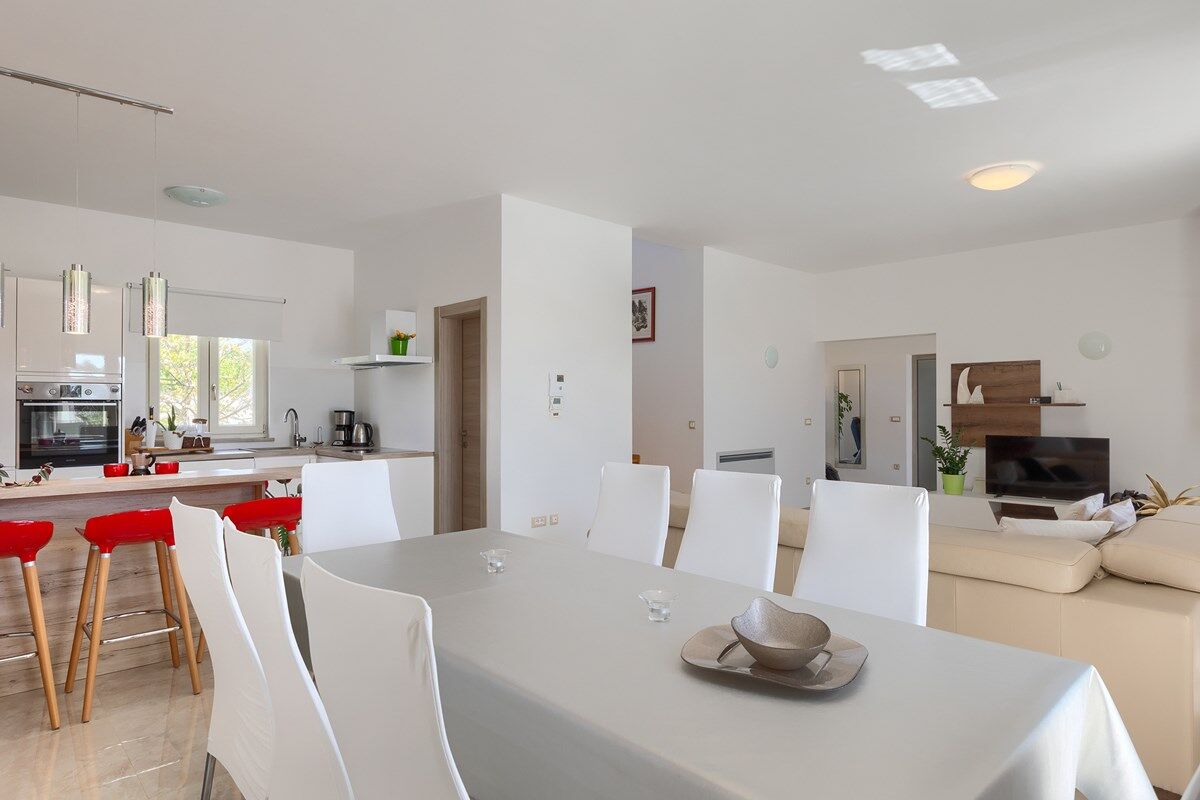 Villa Nirvana 74307-K1