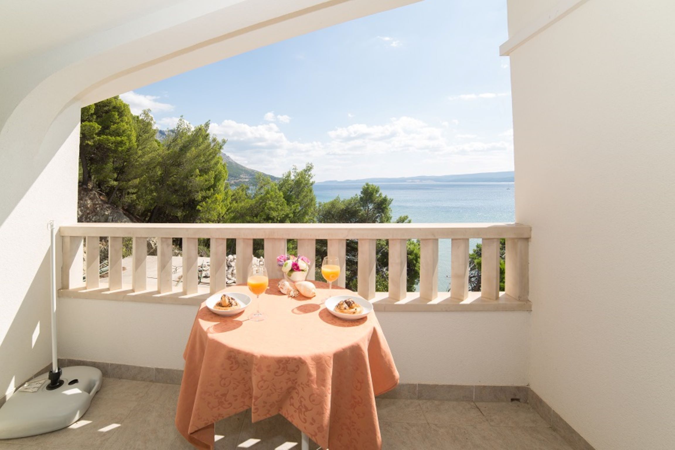 Apartments and Room Jure 93691-A6