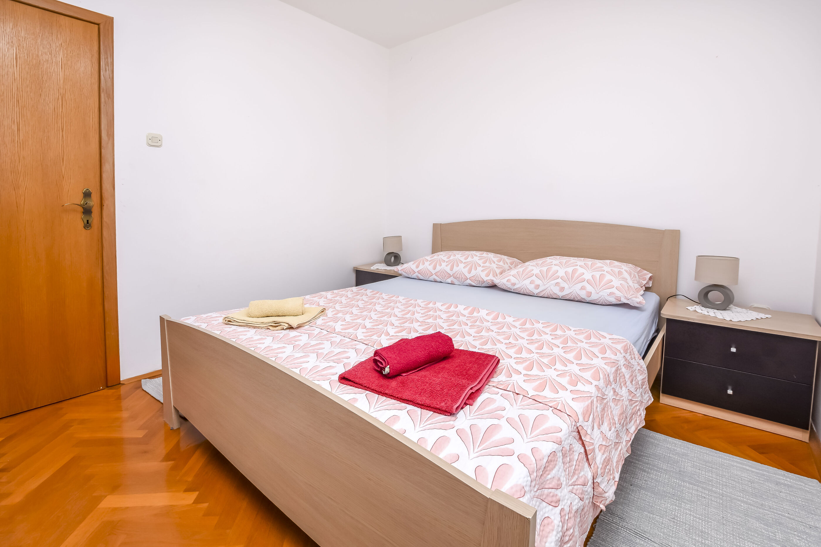 Apartments Ema 22211-A1