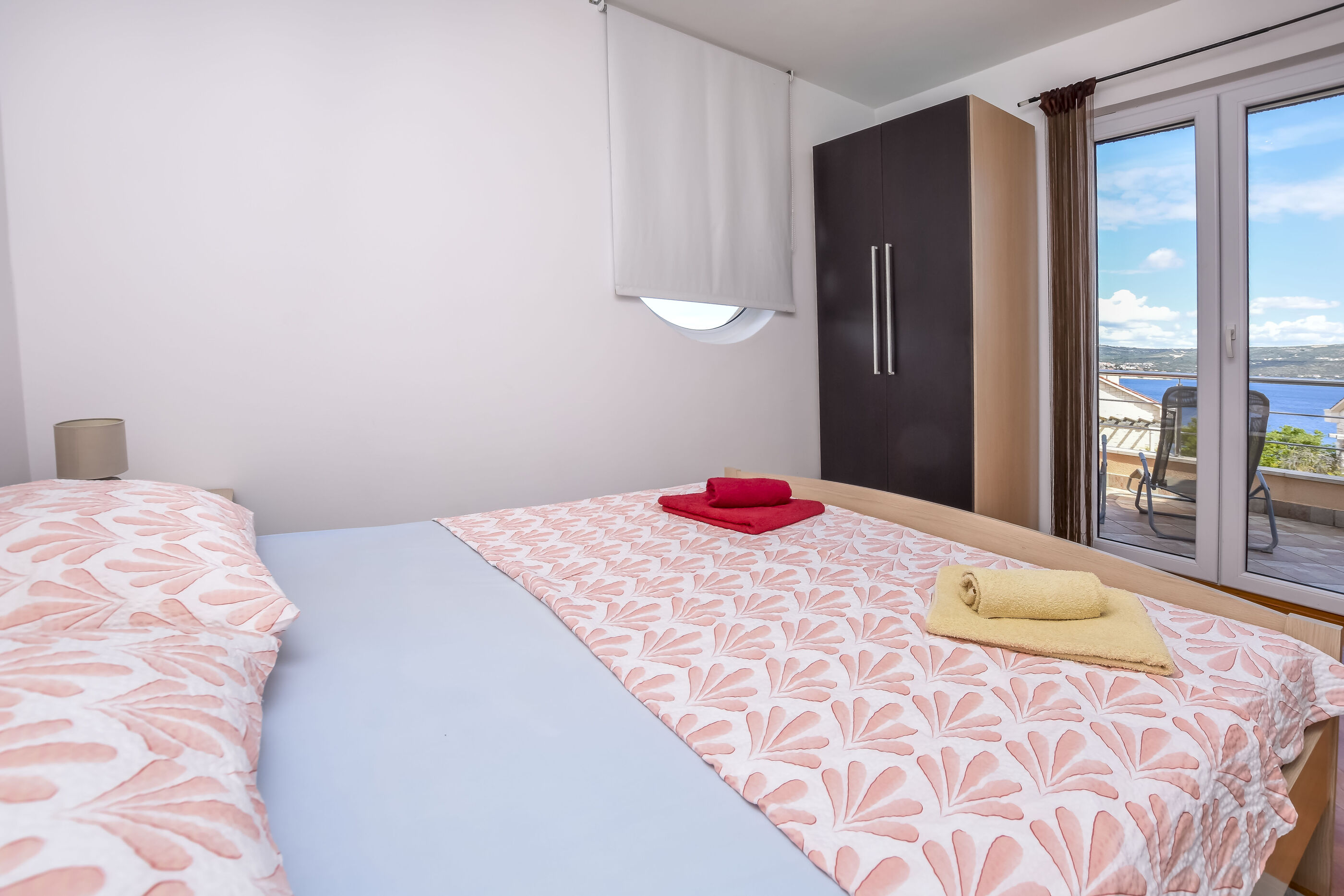 Apartments Ema 22211-A1