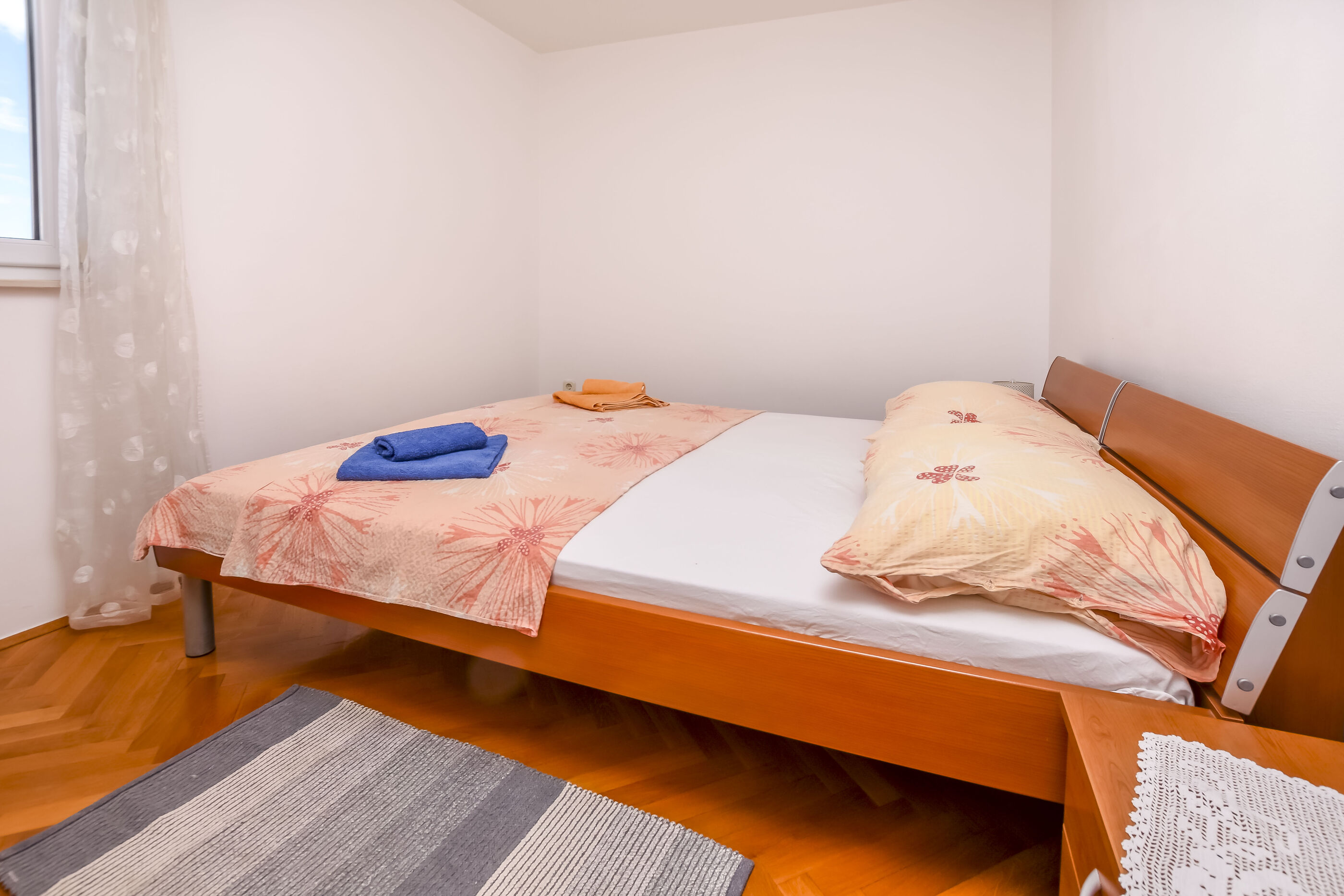 Apartments Ema 22211-A1
