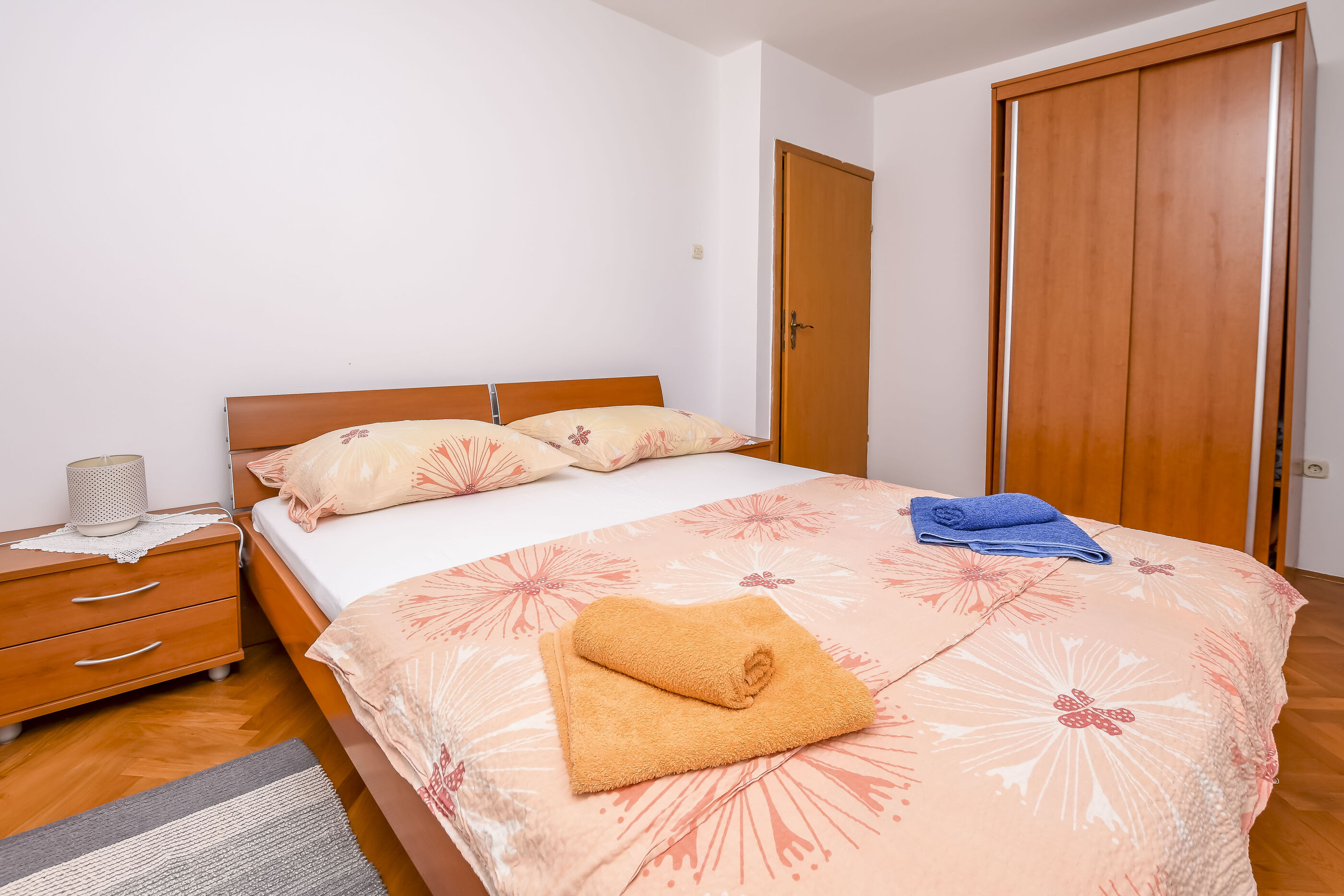 Apartments Ema 22211-A1