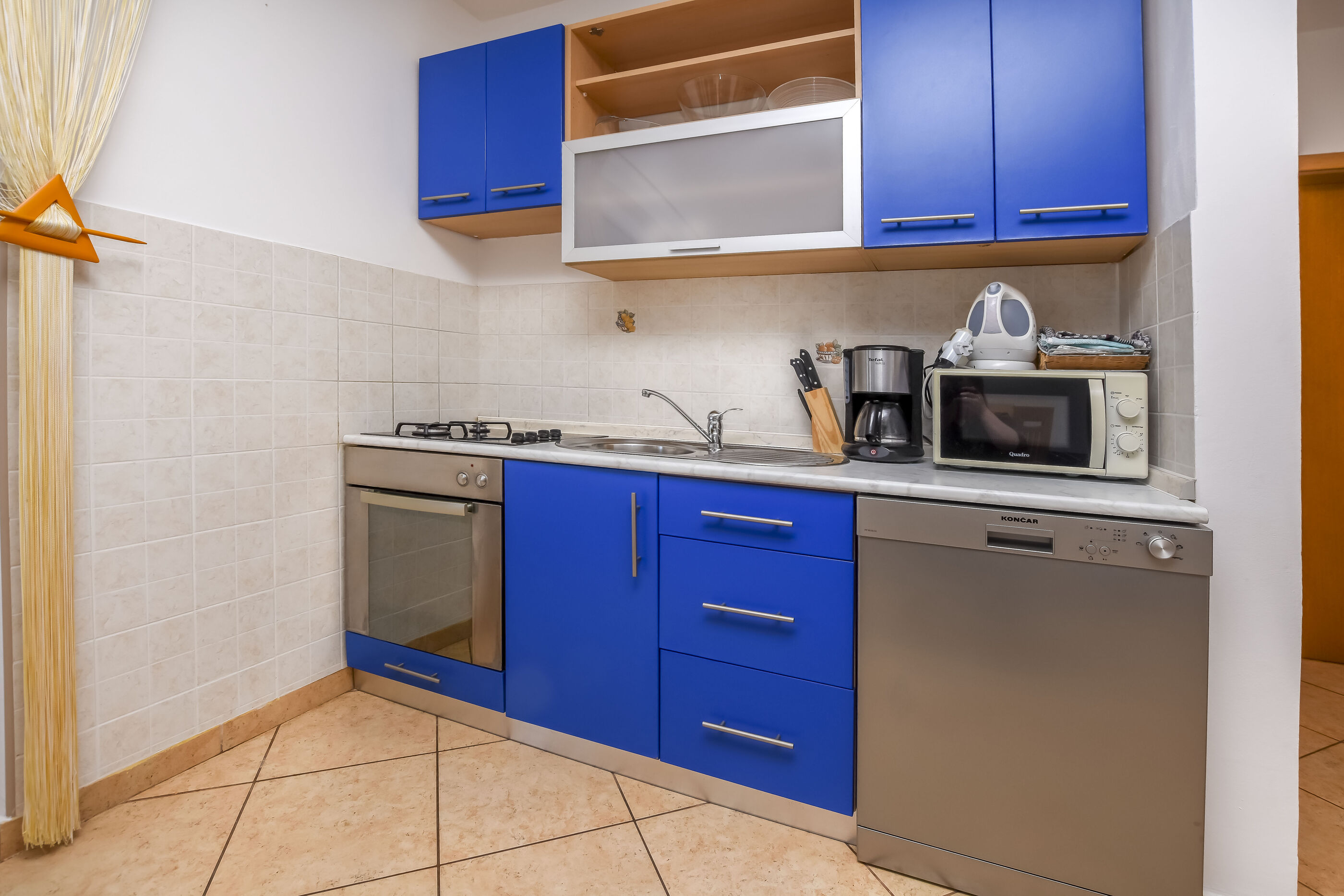 Apartments Ema 22211-A1