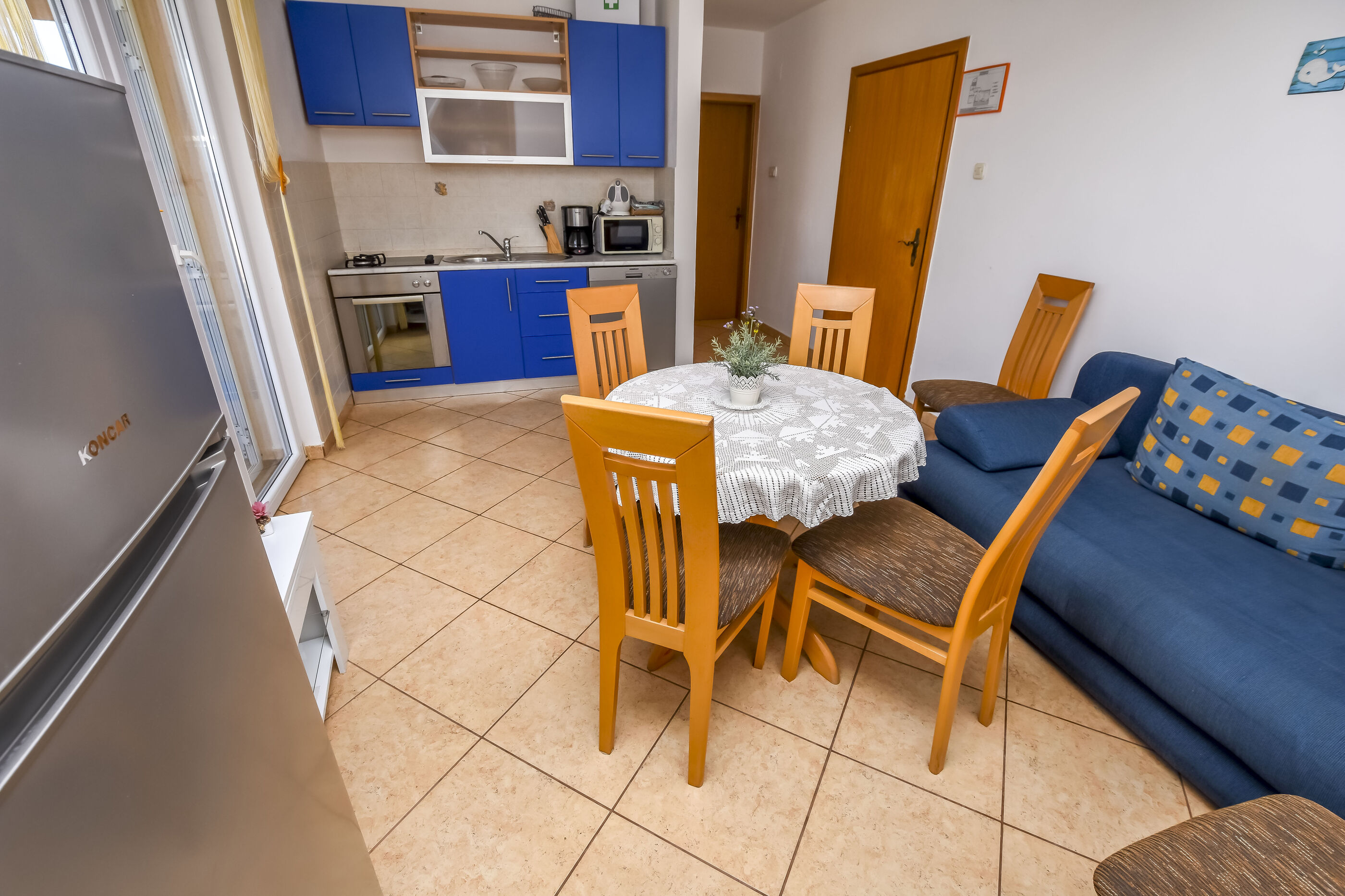 Apartments Ema 22211-A1