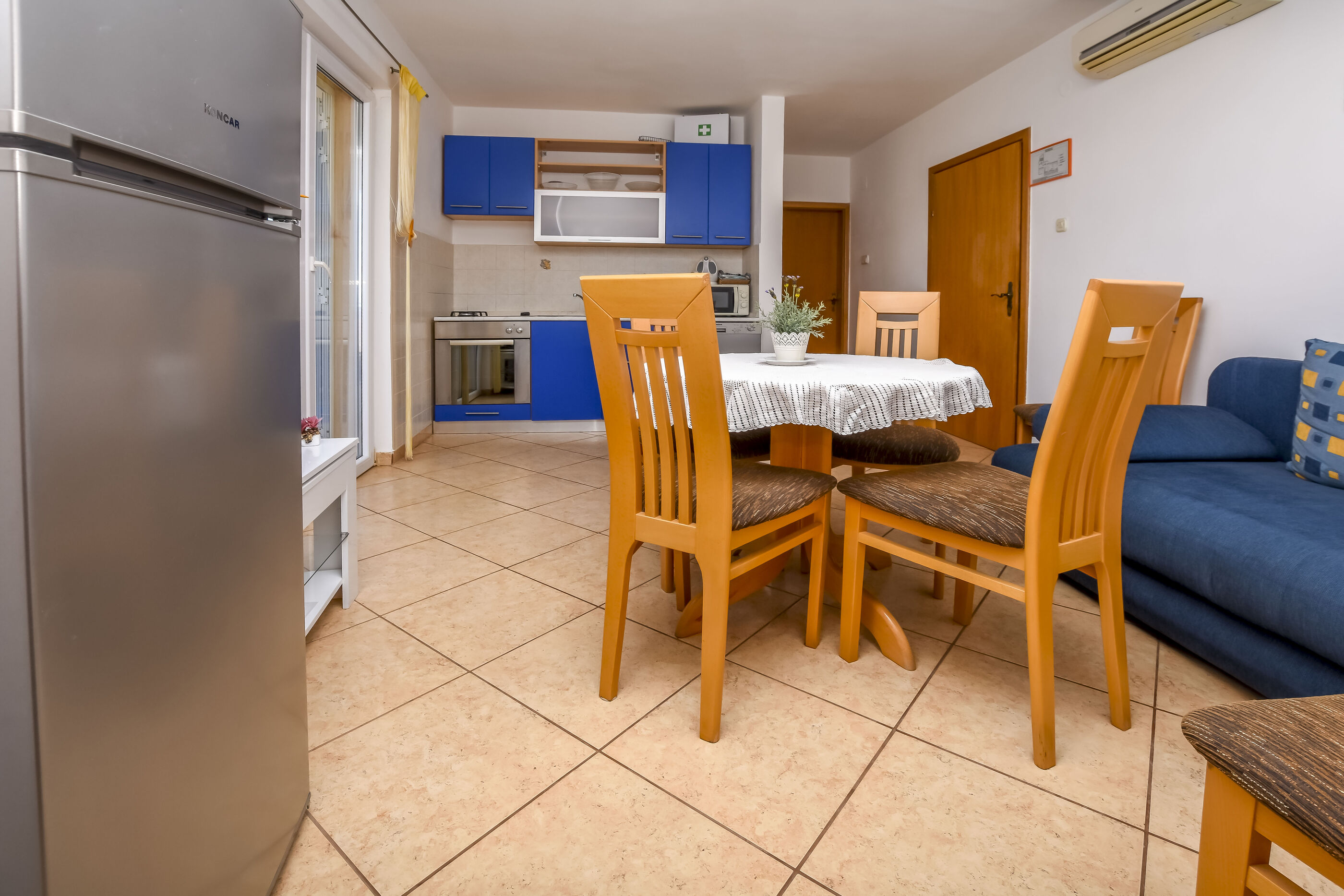 Apartments Ema 22211-A1