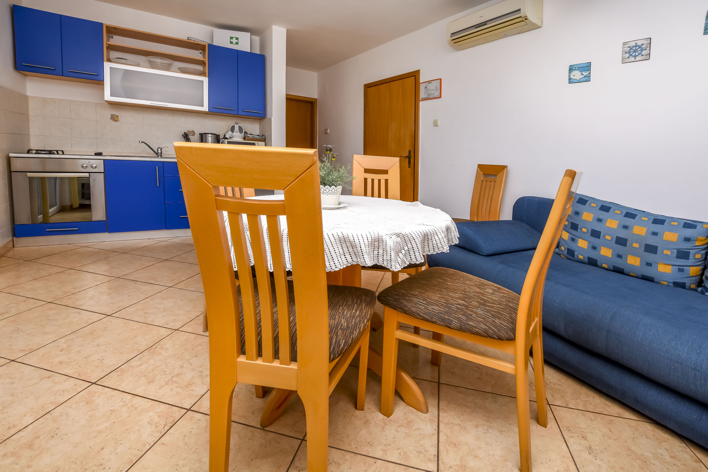 Apartments Ema 22211-A1