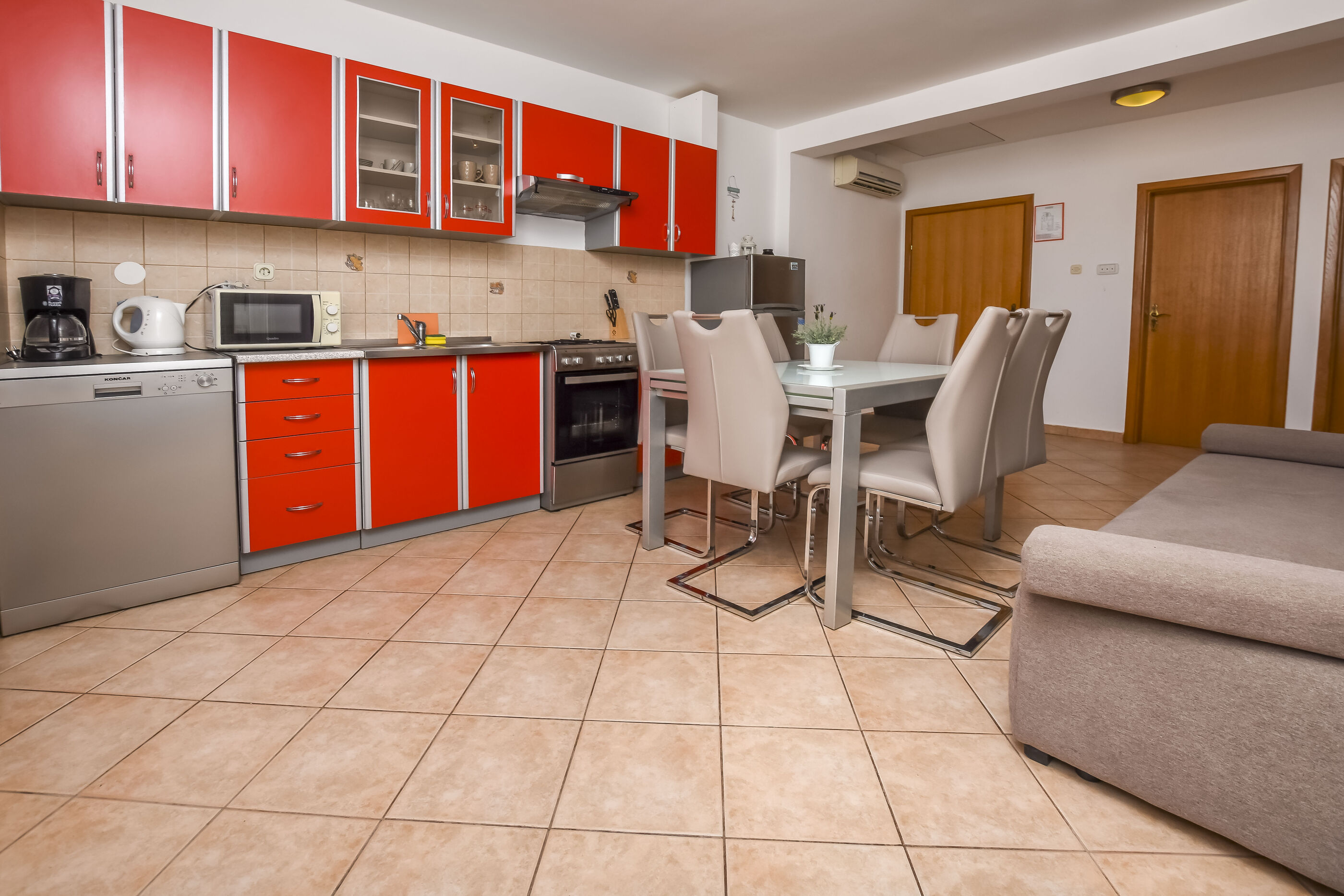 Apartments Ema 22211-A2