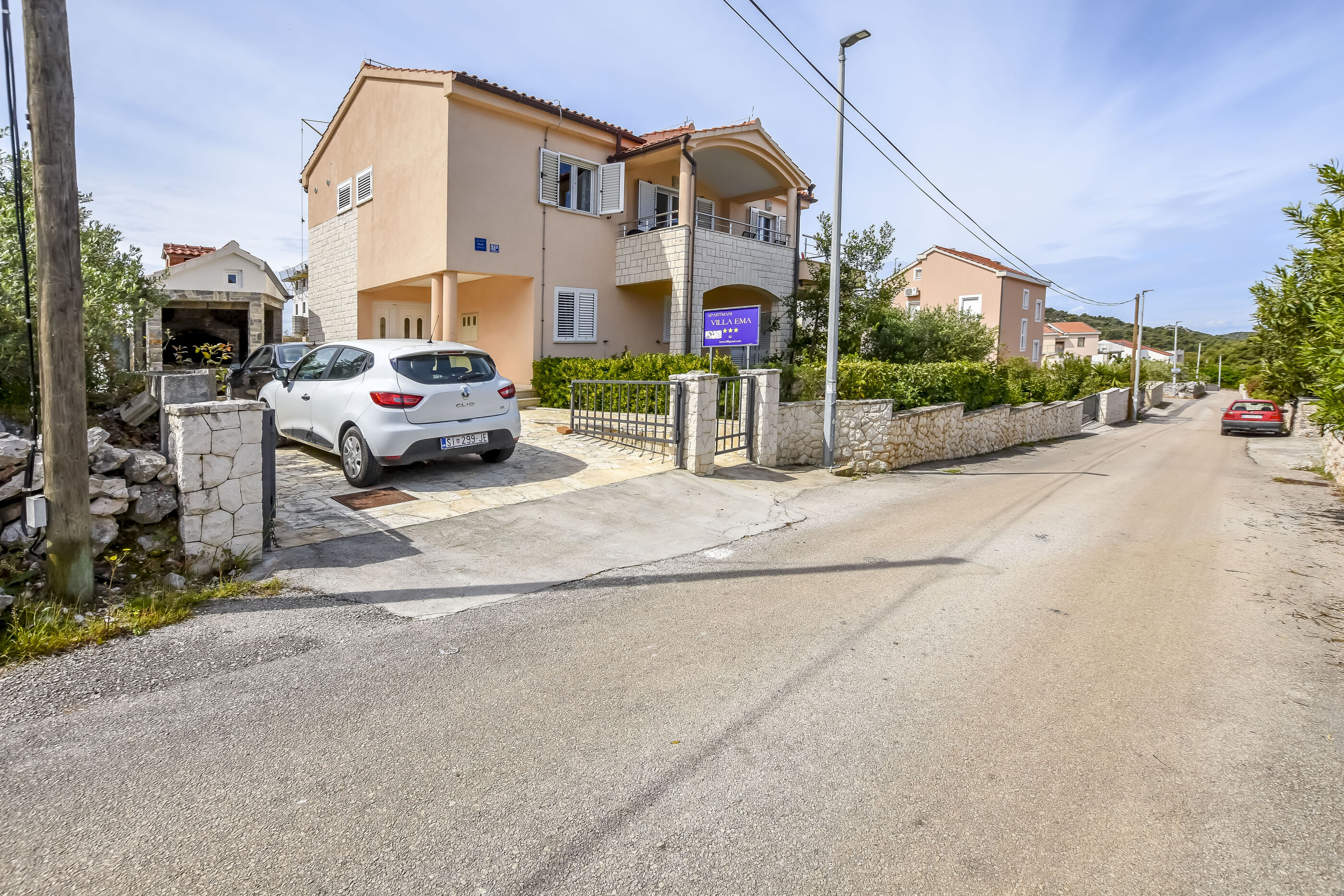 Apartments Ema 22211-A1