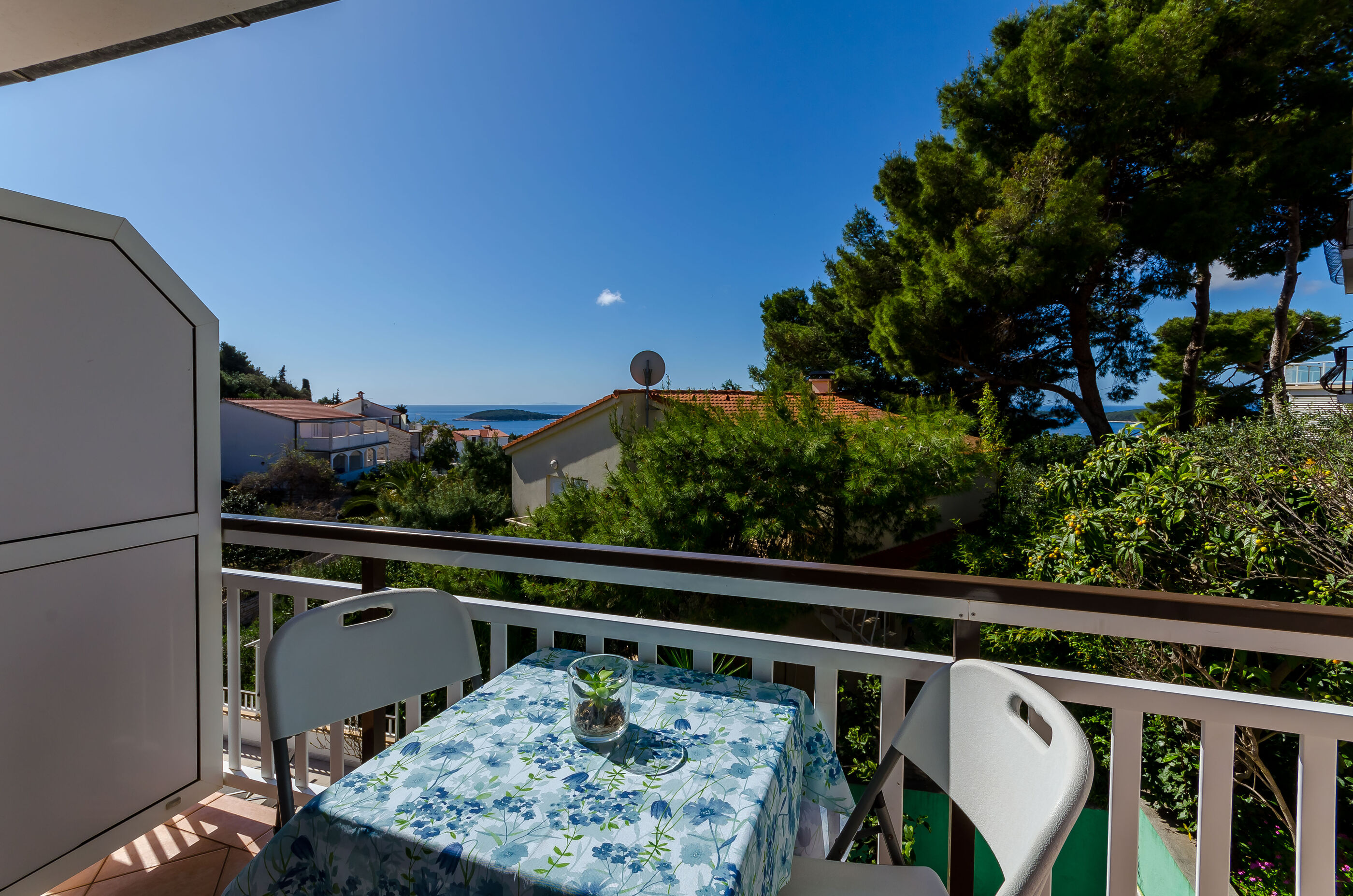 Apartments Zvonimir 40781-A3