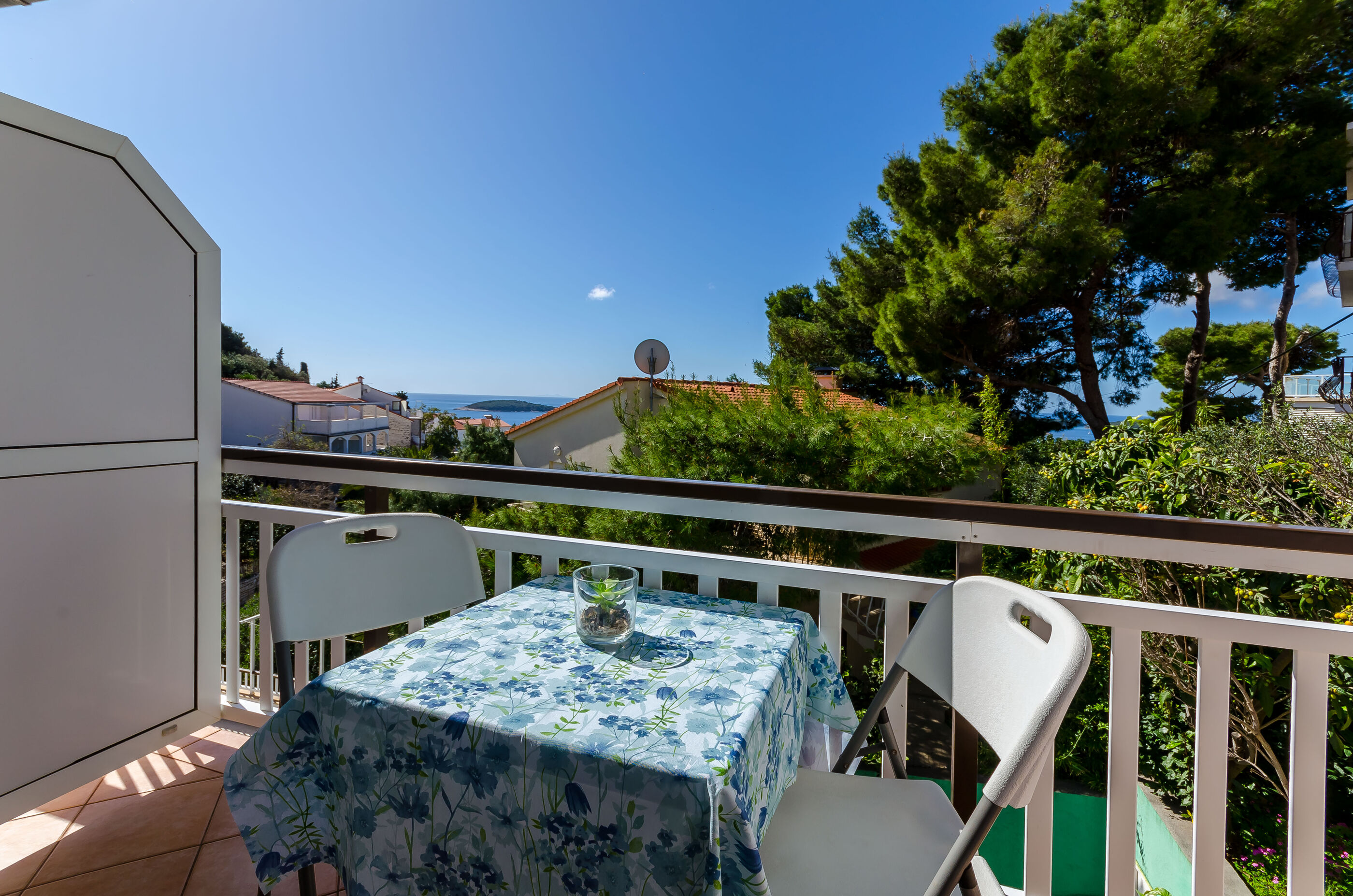 Apartments Zvonimir 40781-A3