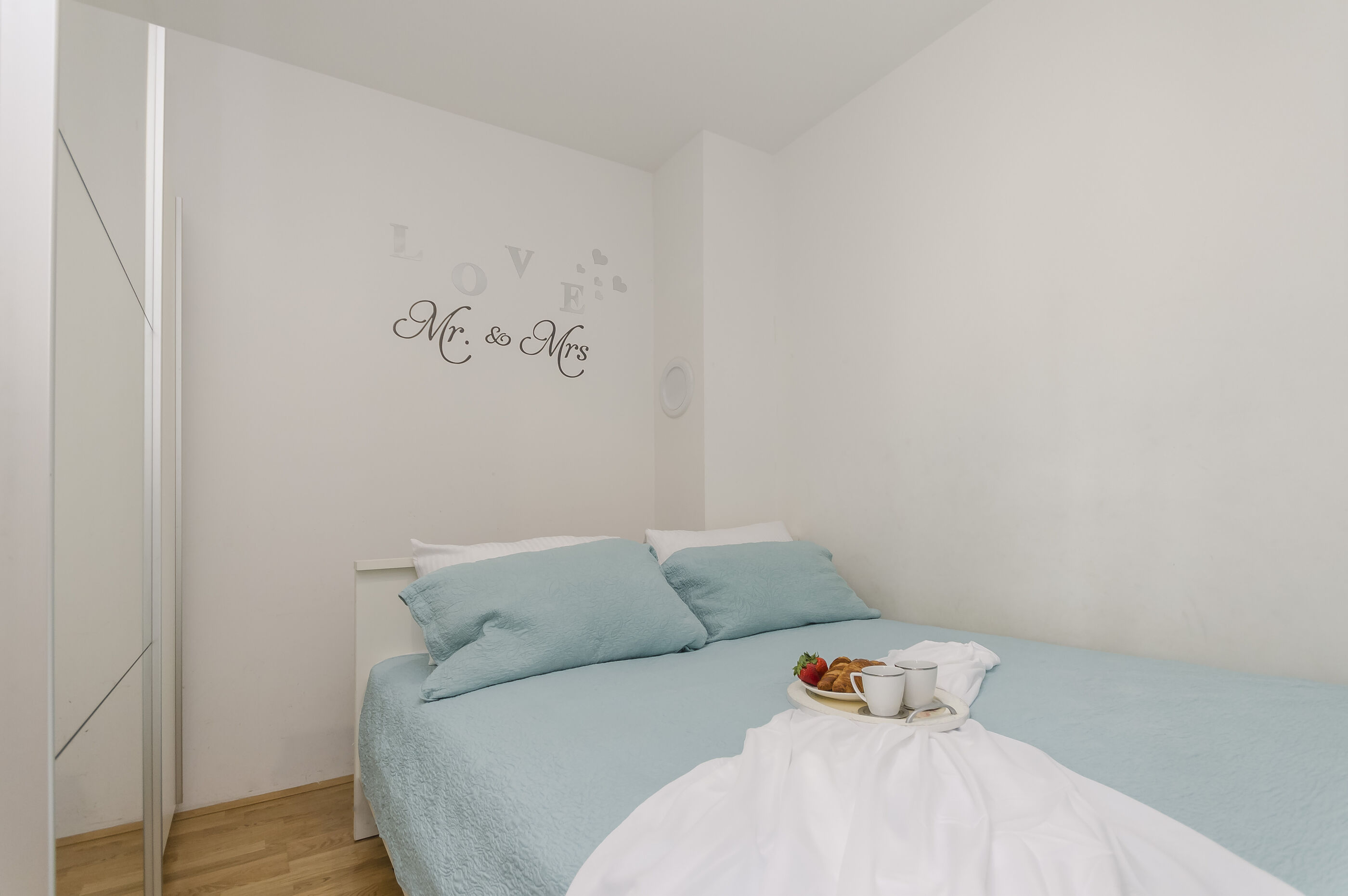 Apartment L&I 101131-A1