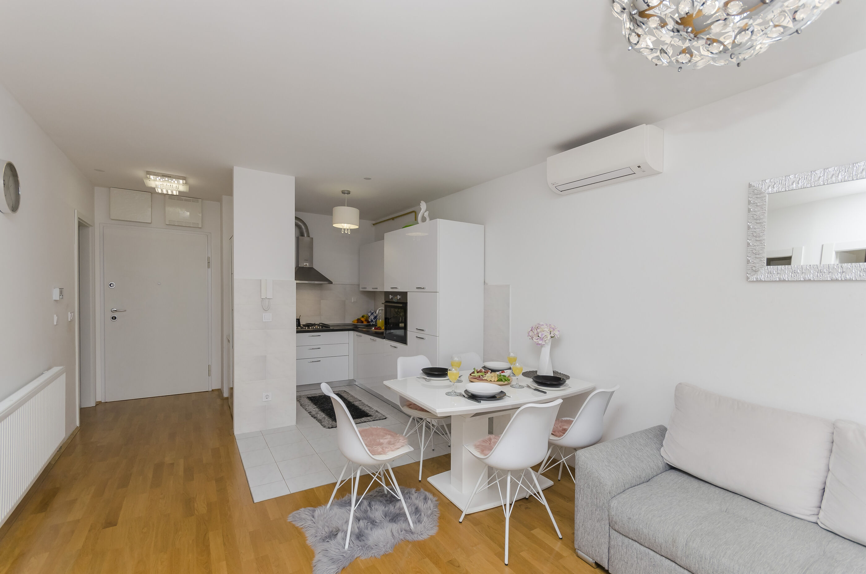 Apartment L&I 101131-A1