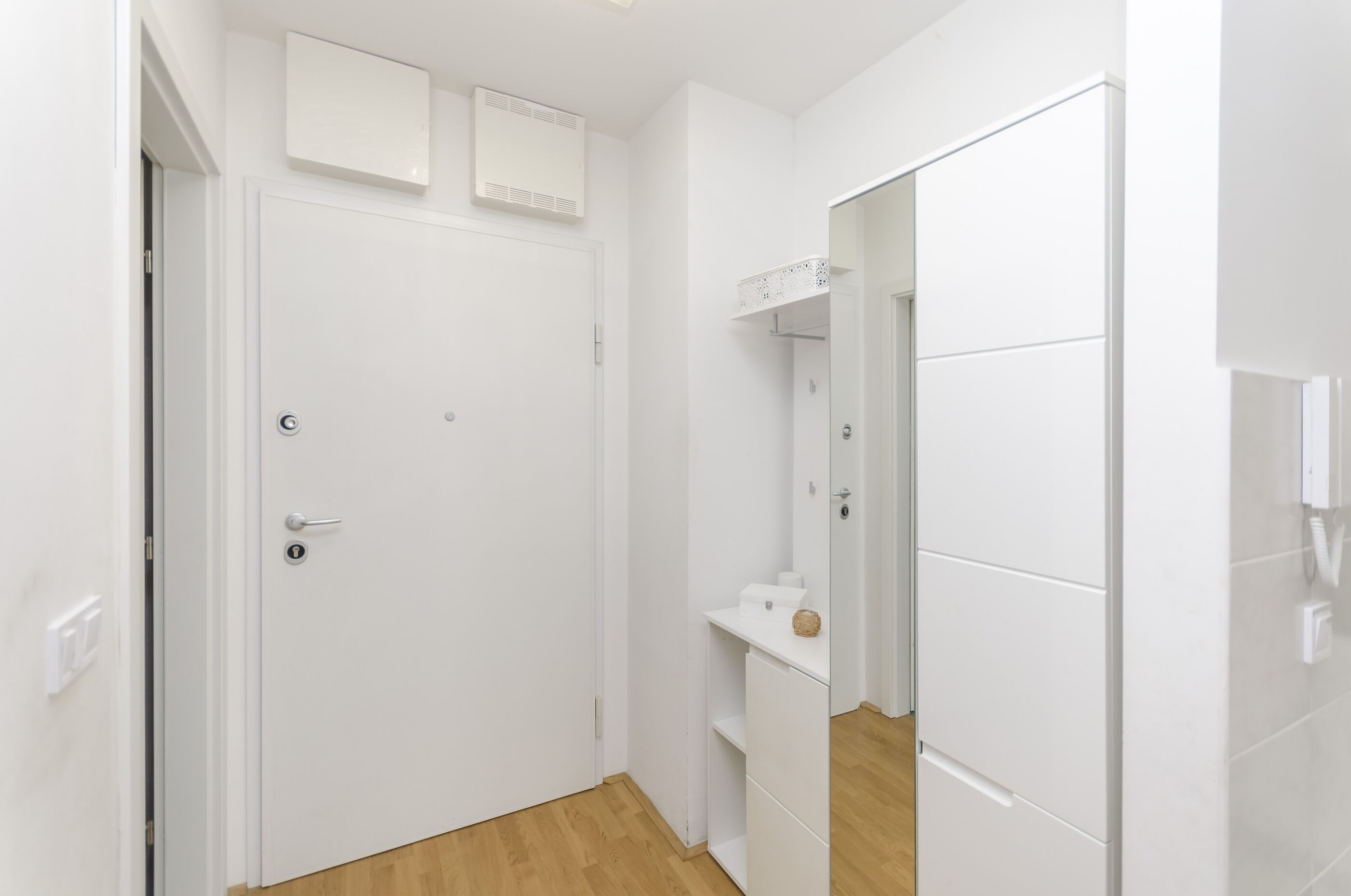 Apartment L&I 101131-A1