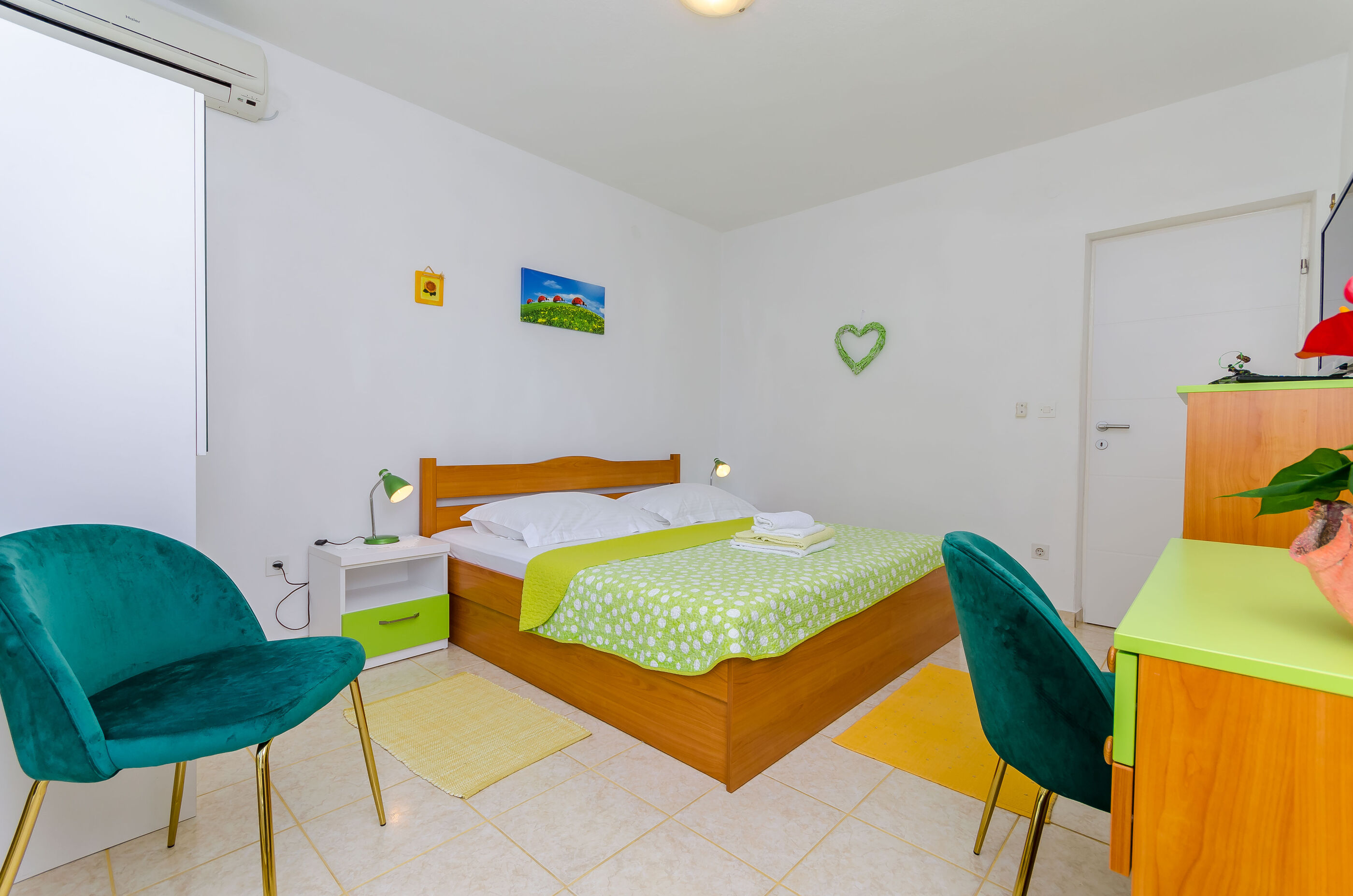 Apartments Zvonimir 40781-A2