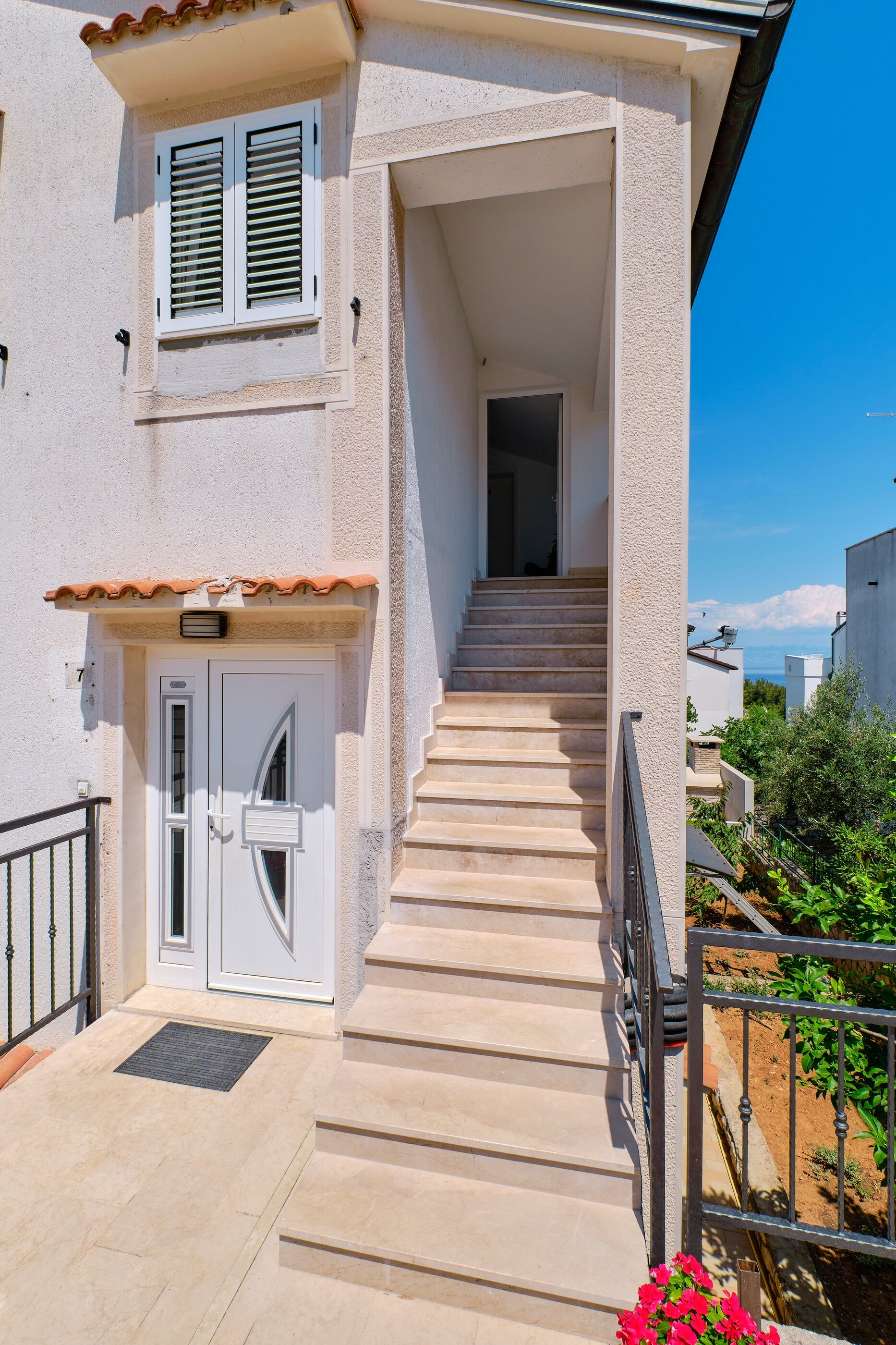 Apartments NIKOLINA 4 STAR 17521-A1