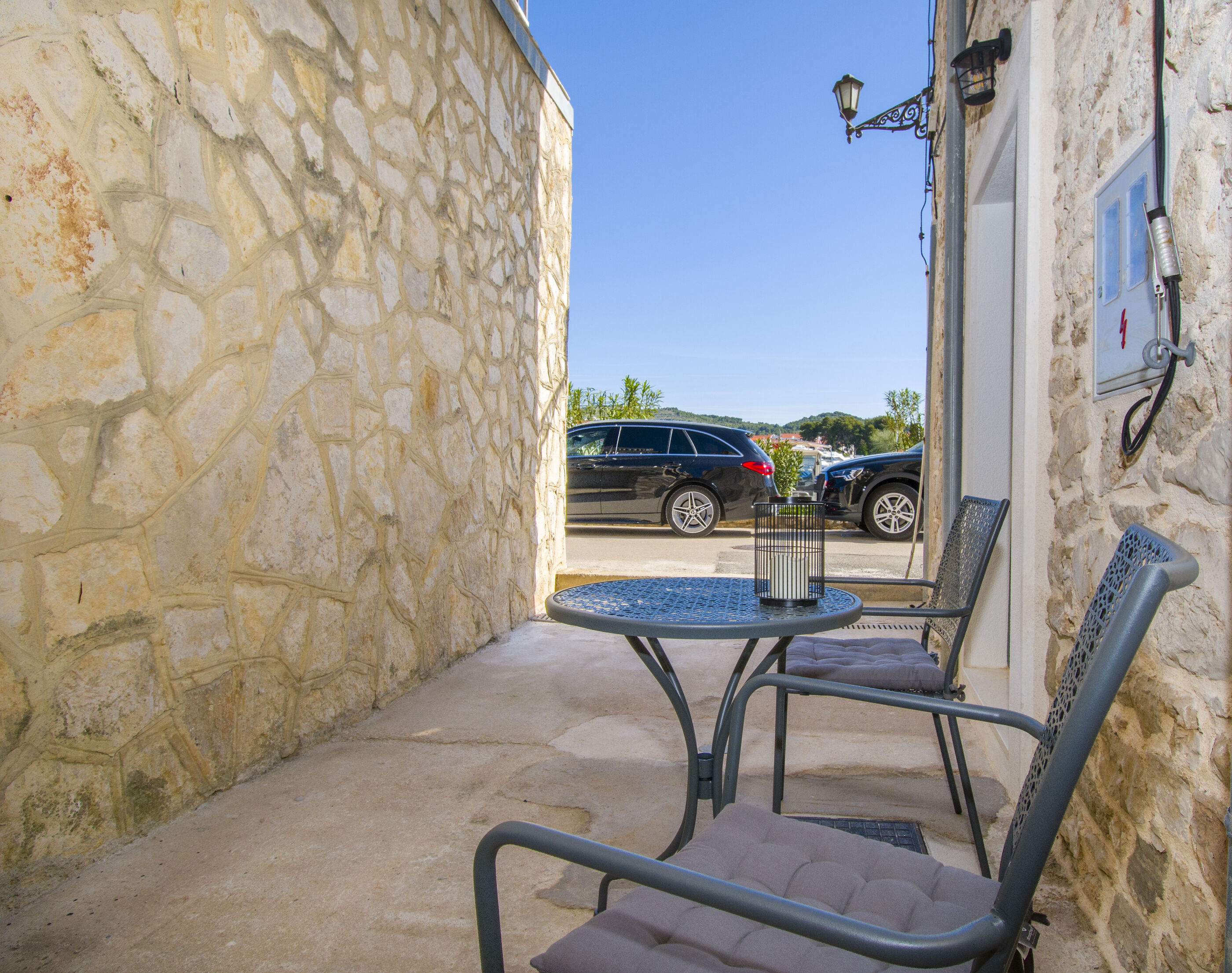 House Olivera 101371-K1