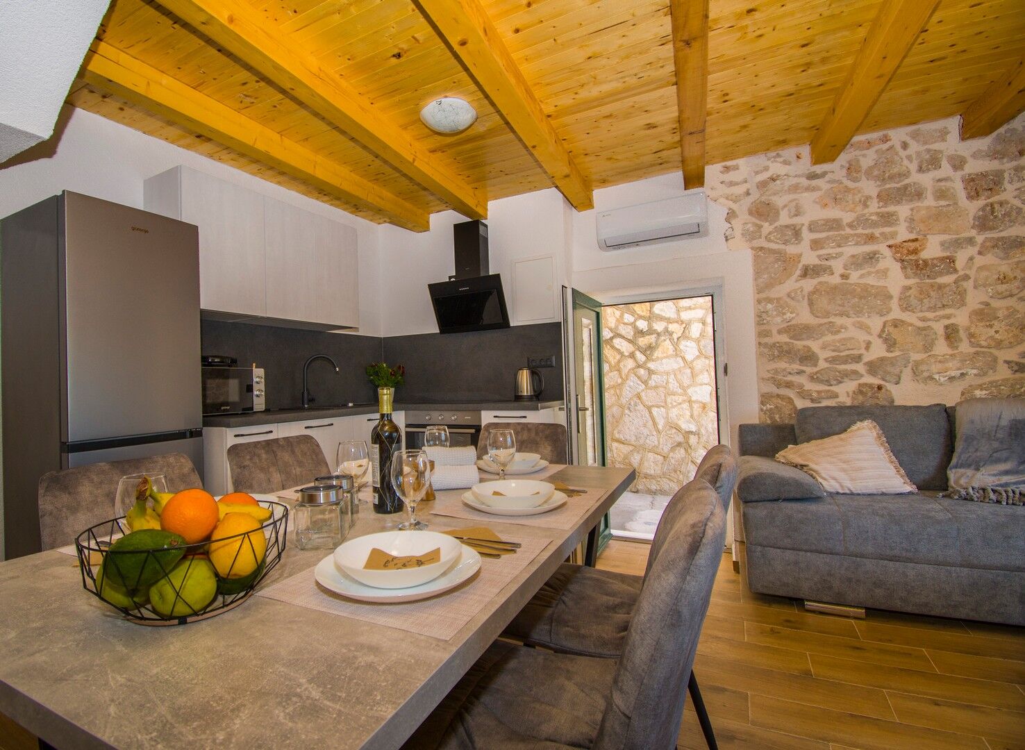House Olivera 101371-K1