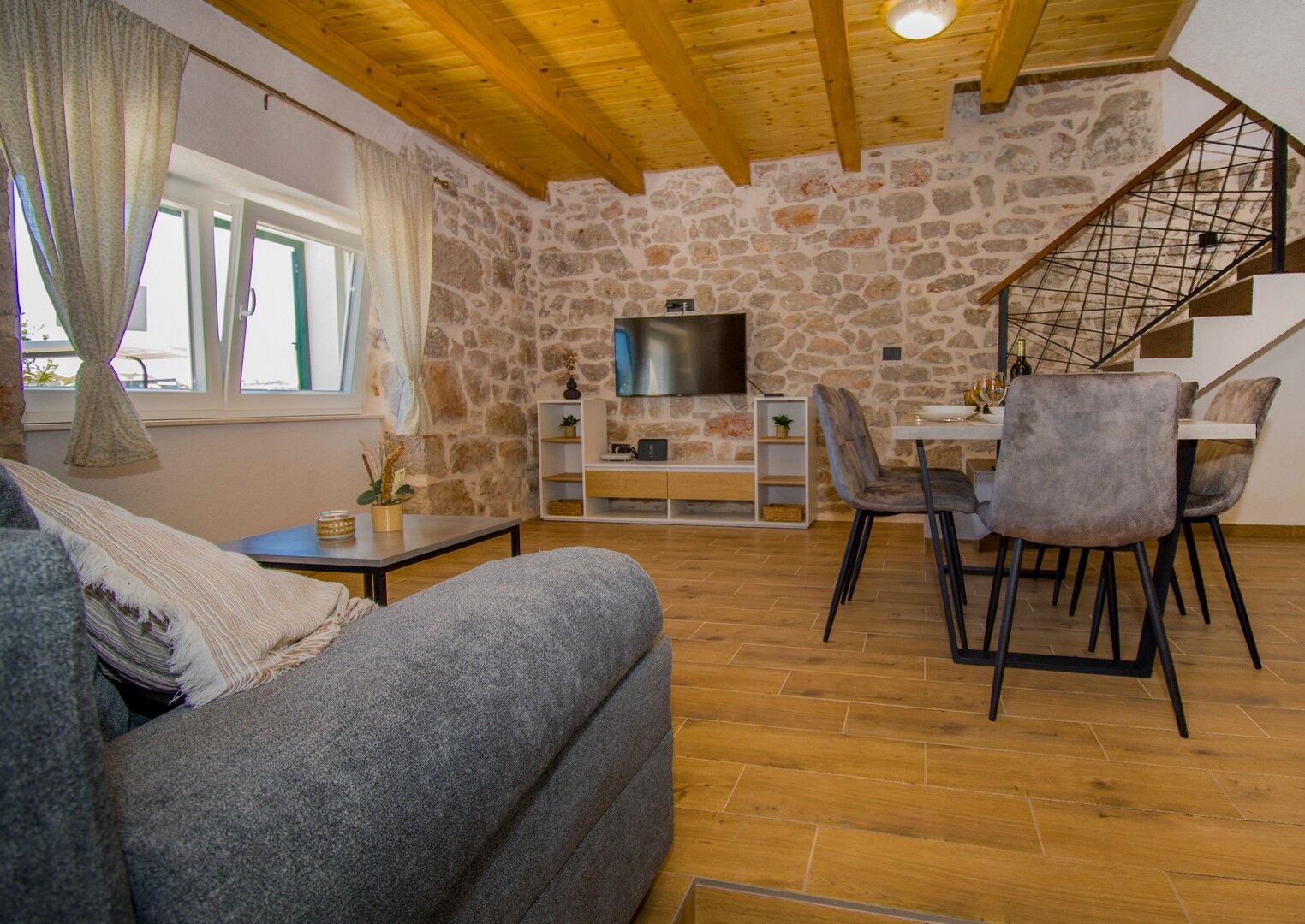 House Olivera 101371-K1