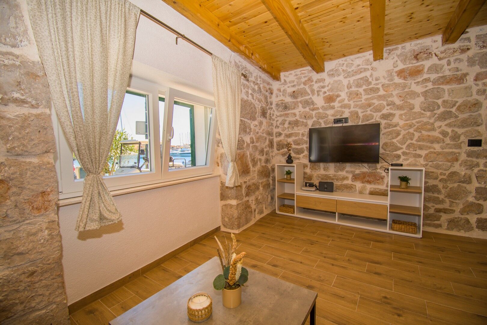 House Olivera 101371-K1