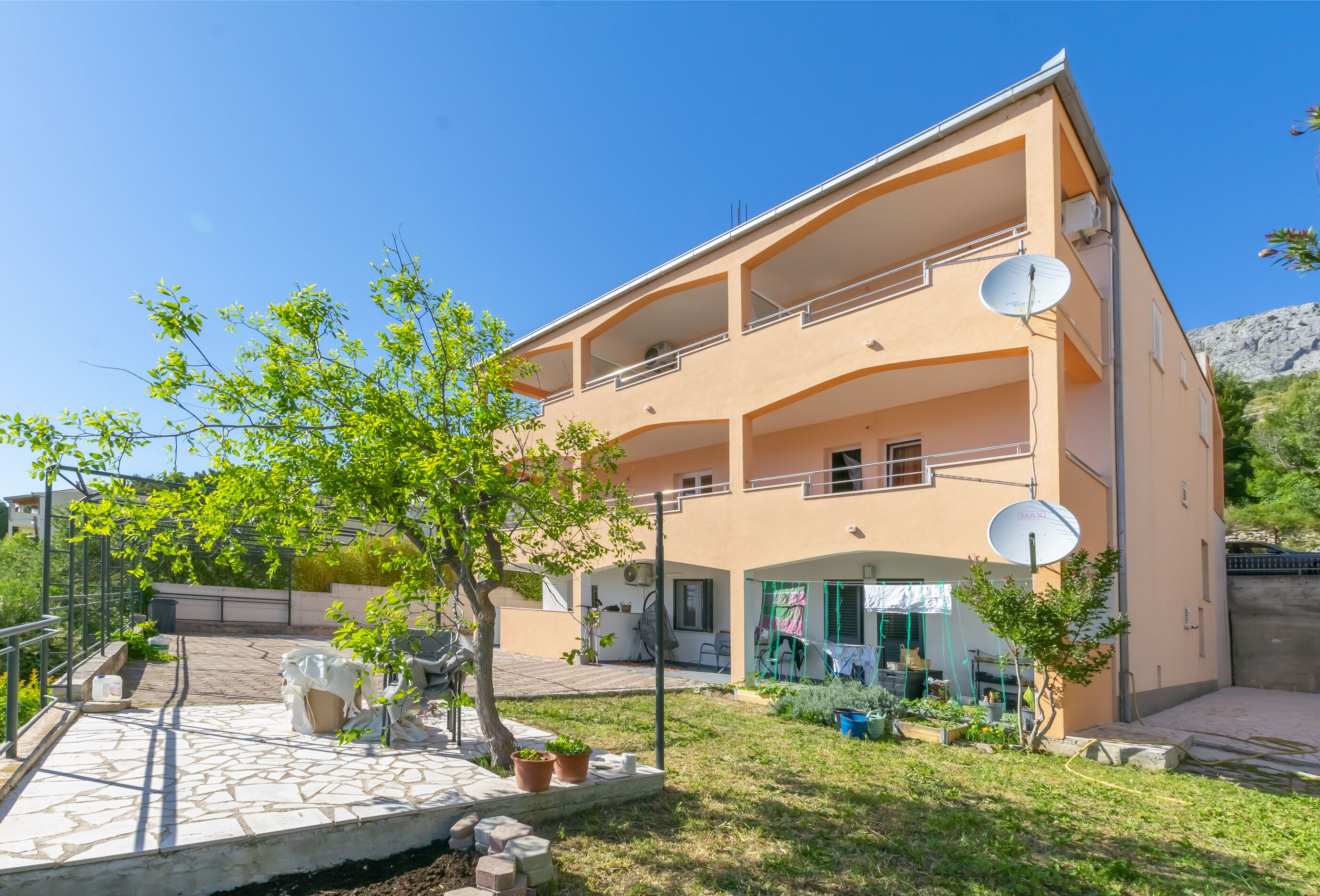 Apartments Orange 101081-A3