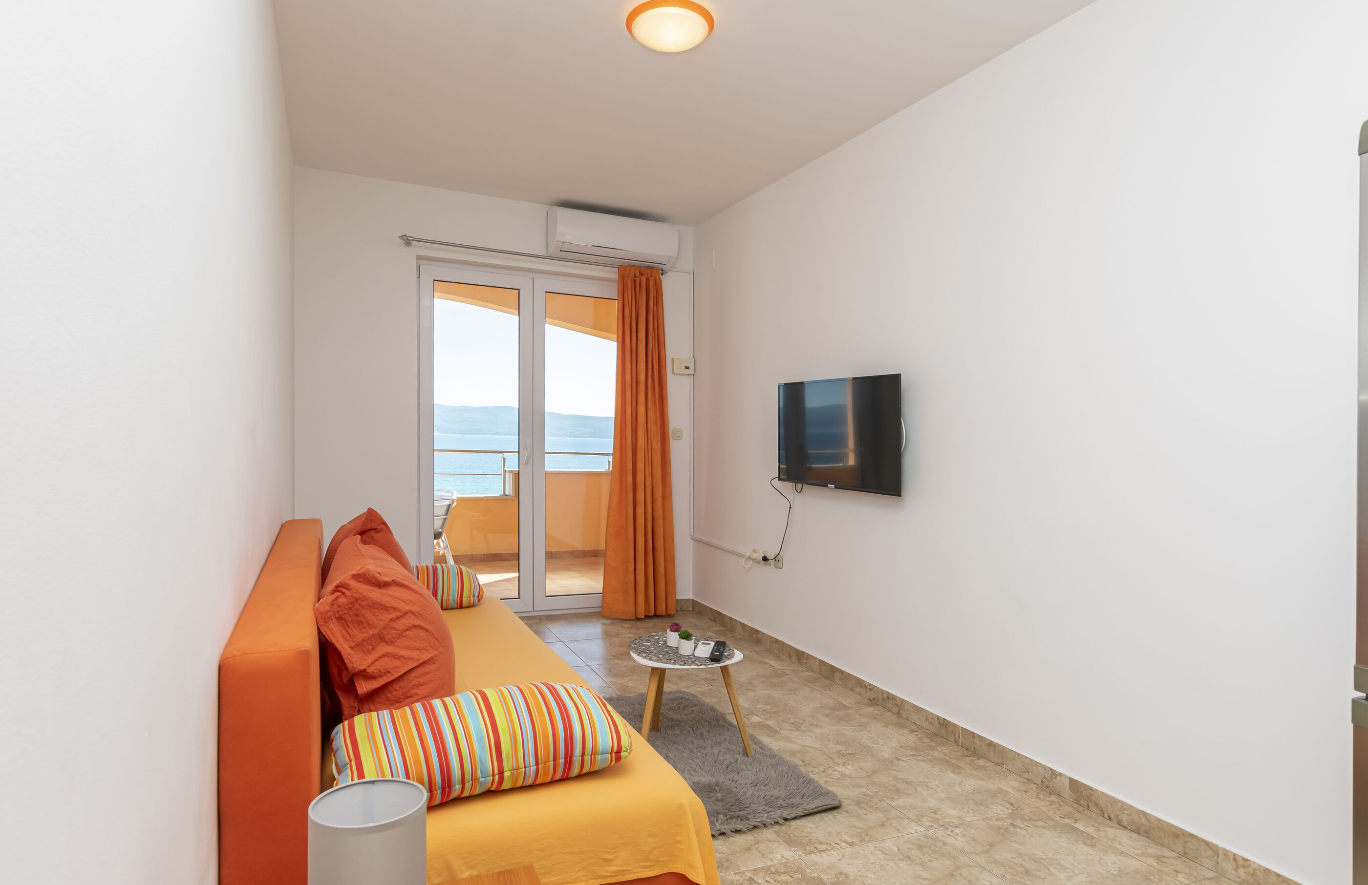 Apartments Orange 101081-A2