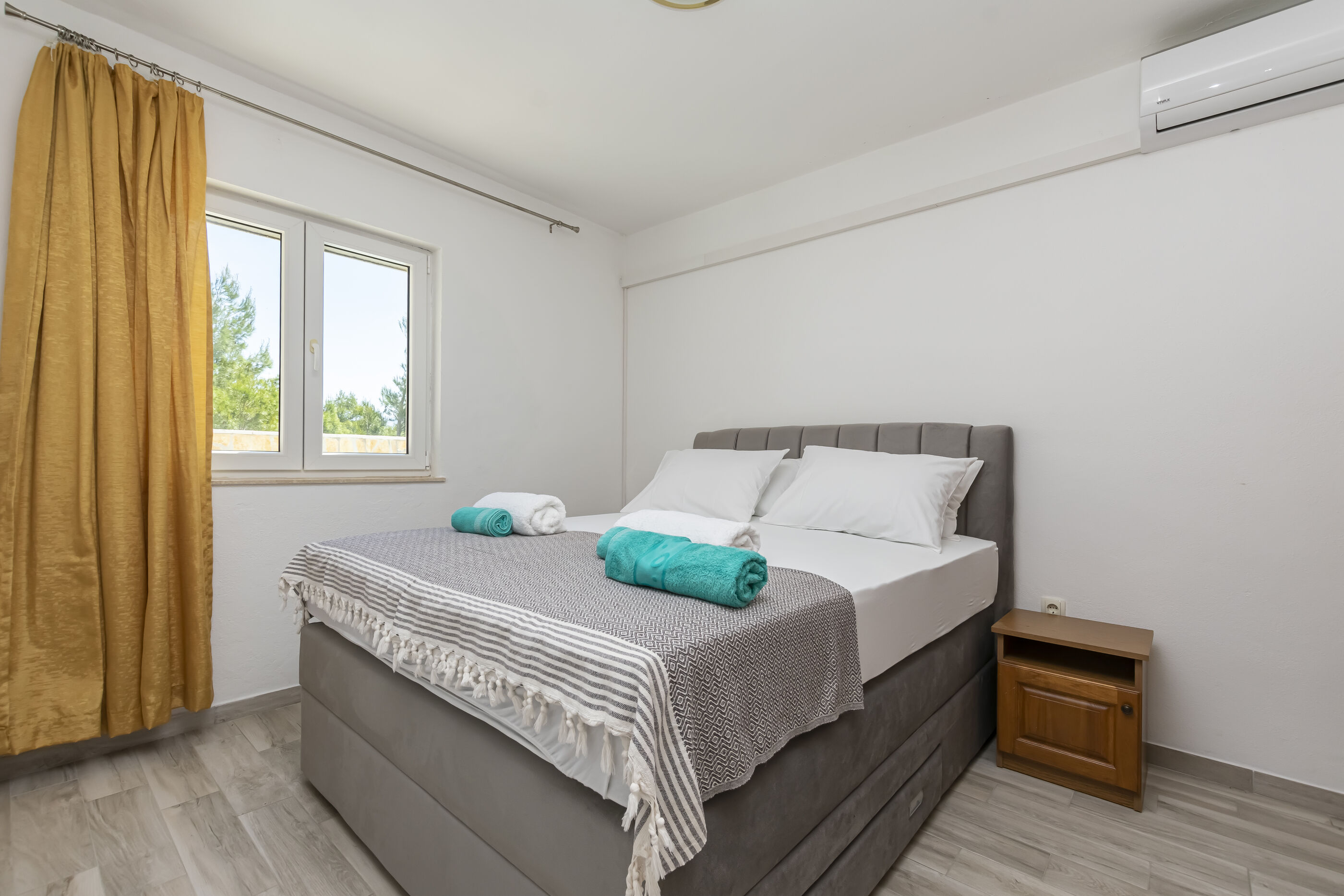 Apartments Horizont 101401-A1