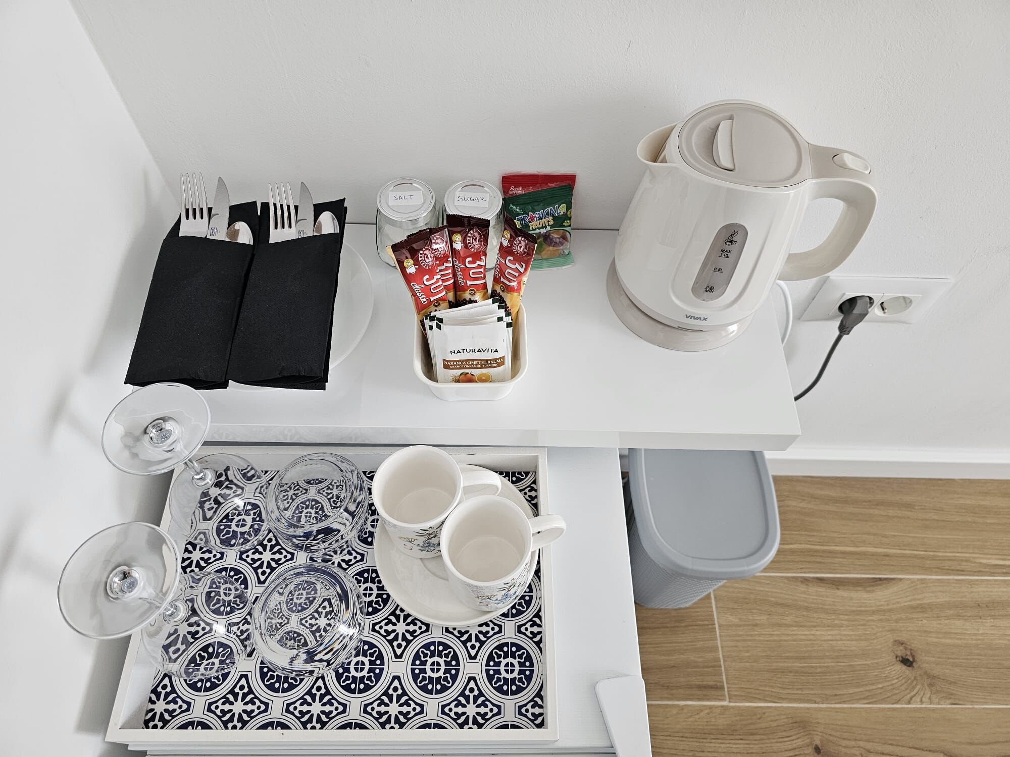 Room Ela 100221-S1