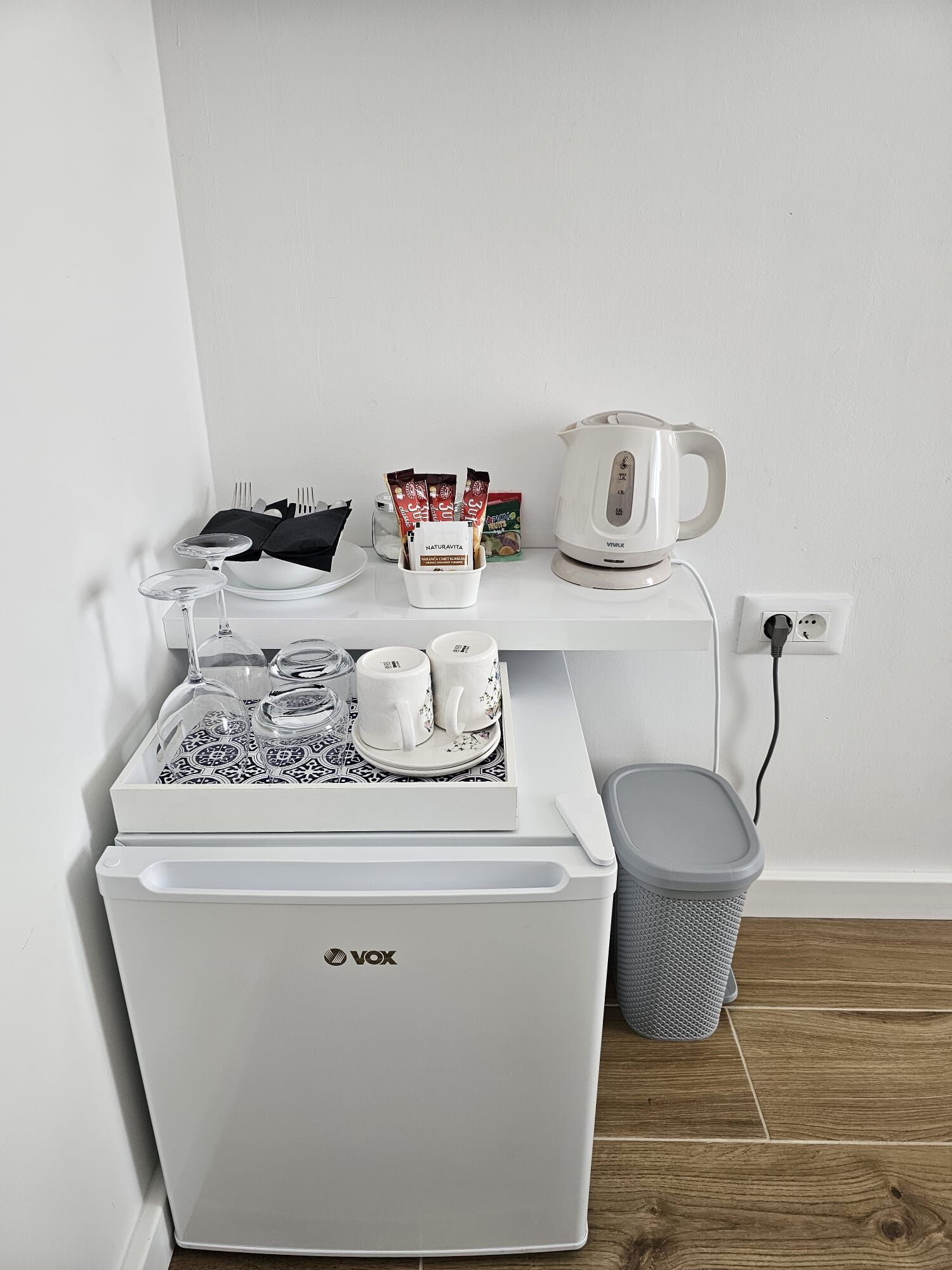 Room Ela 100221-S1