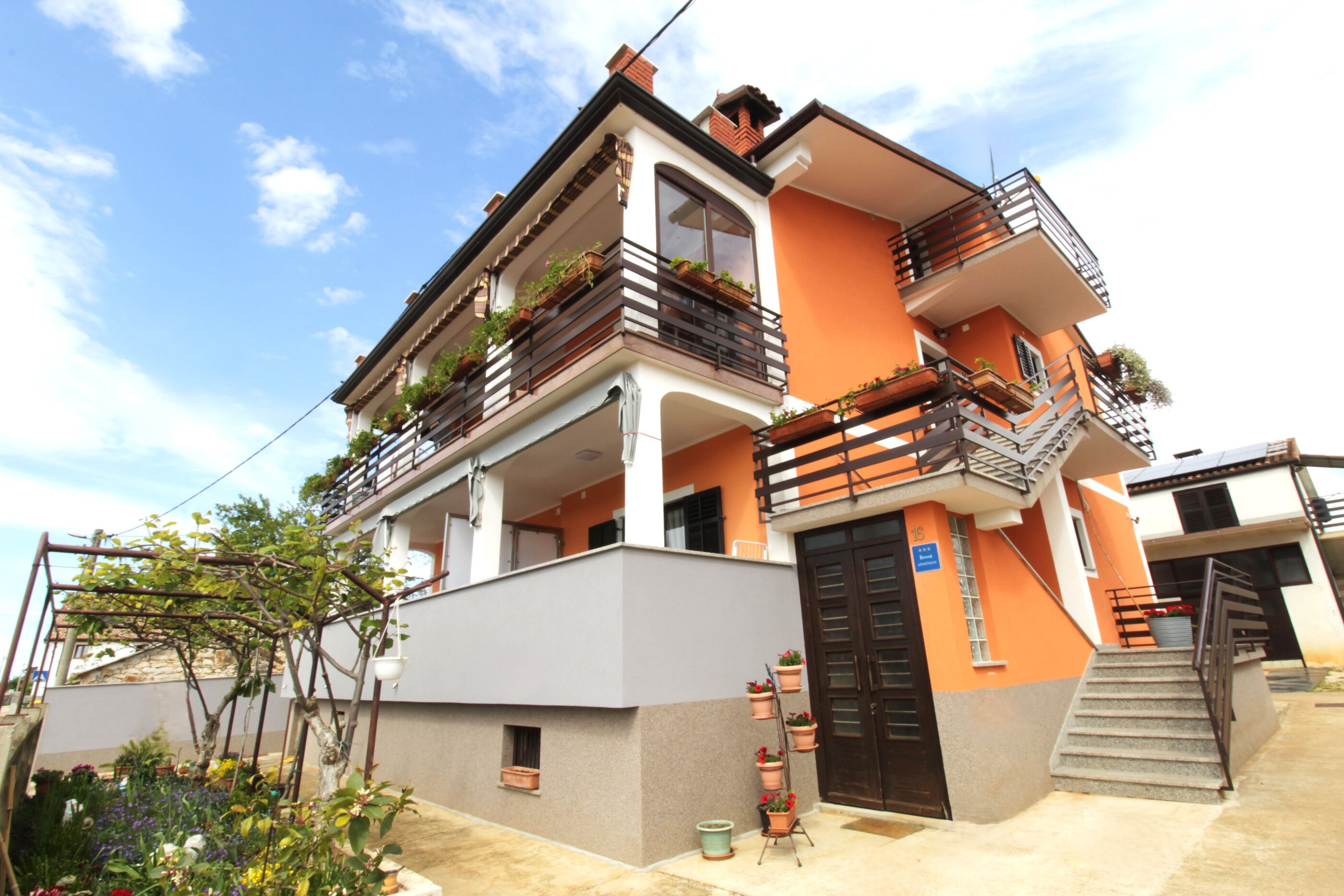 Apartment Tre pini 2 10133-A1