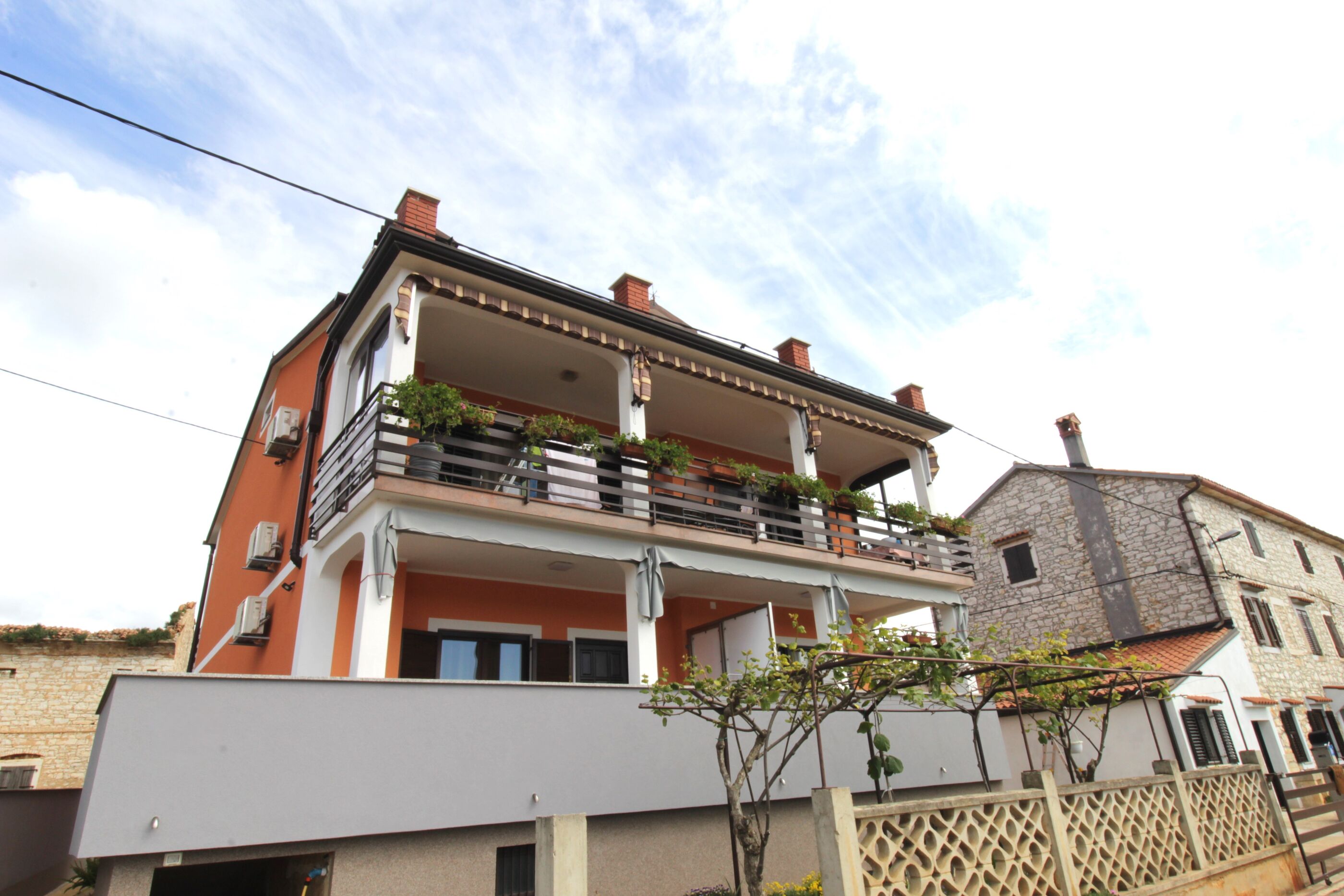 Apartment Tre pini 2 10133-A1