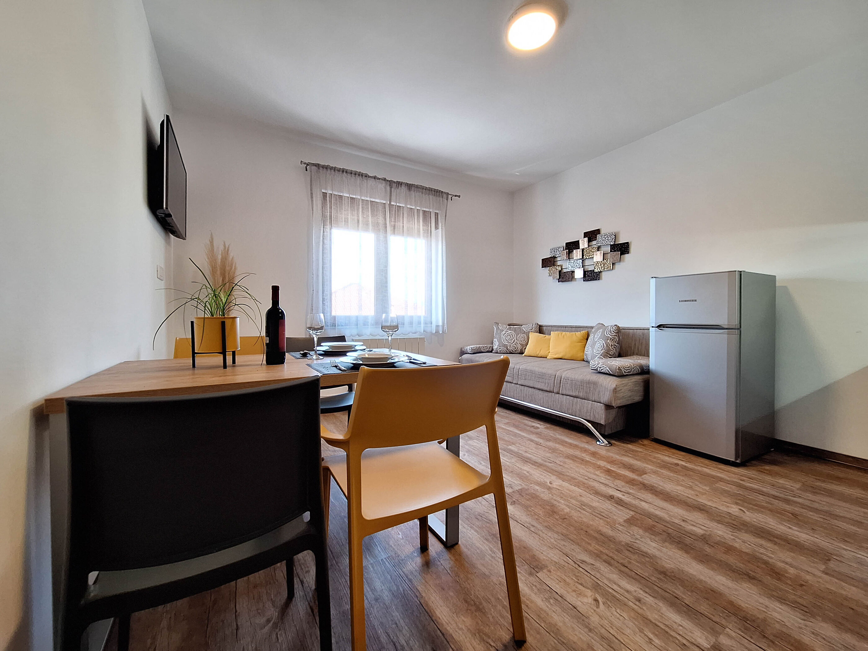 Apartment and Rooms Katunar 101381-A1