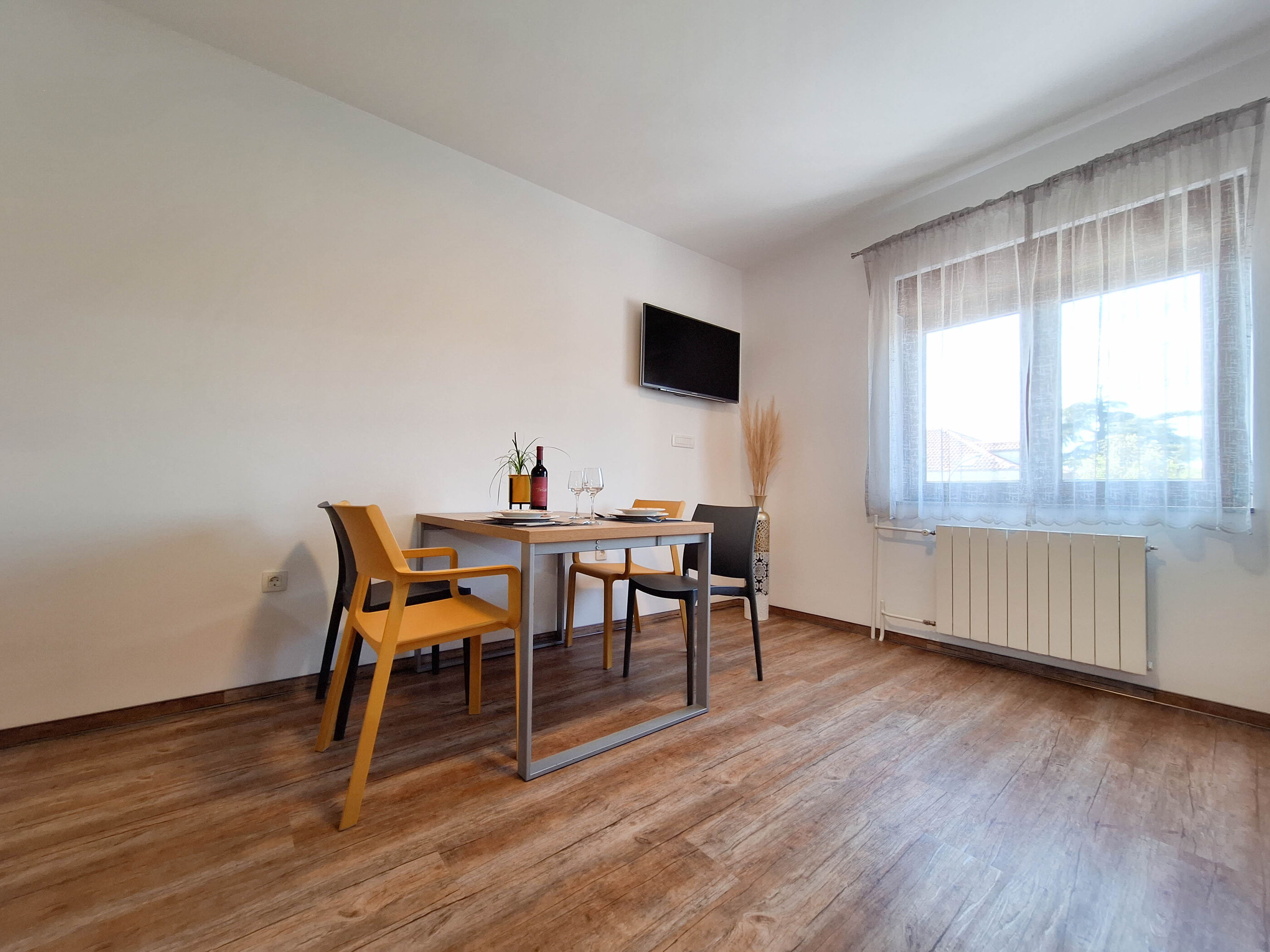 Apartment and Rooms Katunar 101381-A1