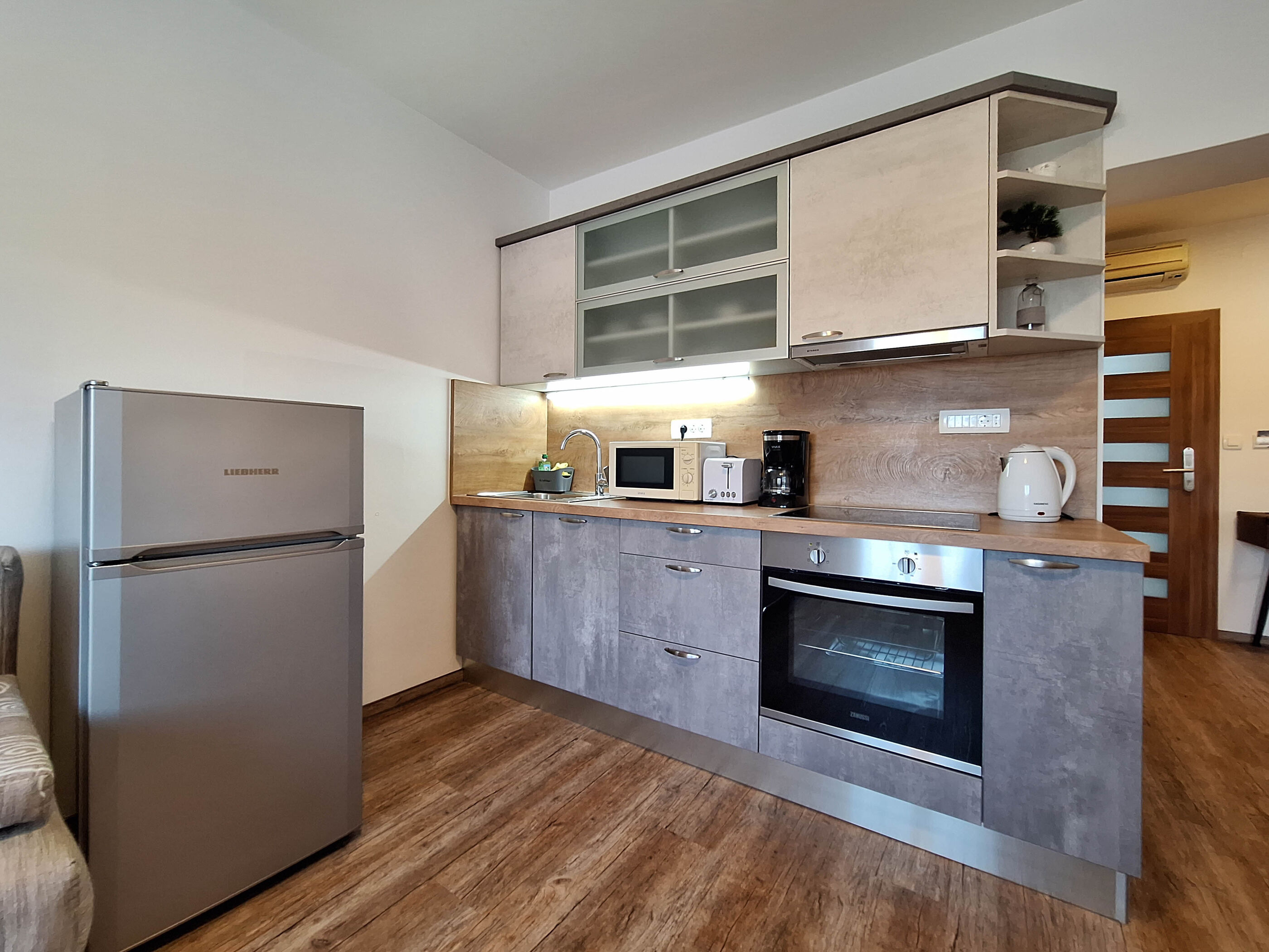 Apartment and Rooms Katunar 101381-A1