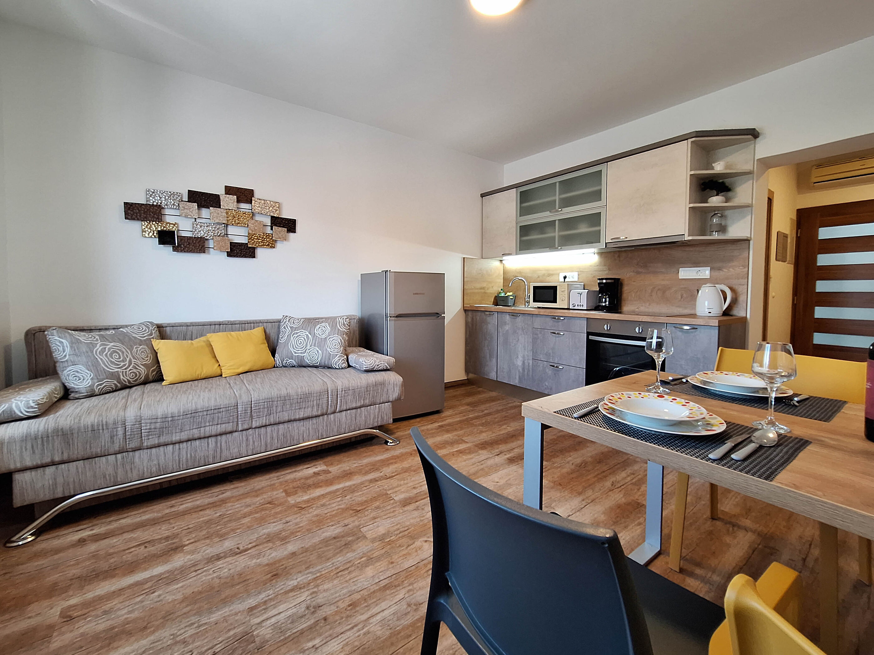 Apartment and Rooms Katunar 101381-A1