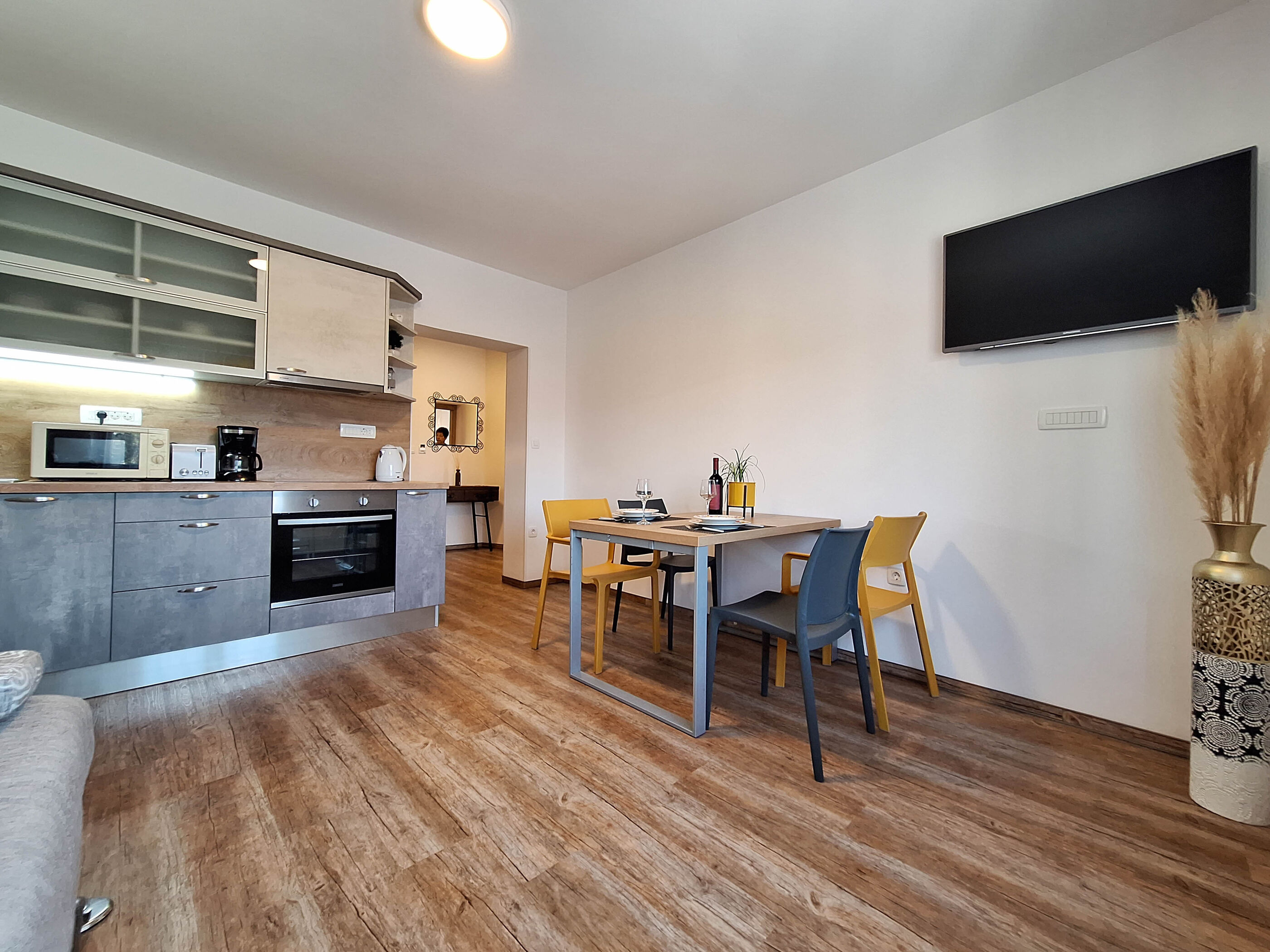 Apartment and Rooms Katunar 101381-A1