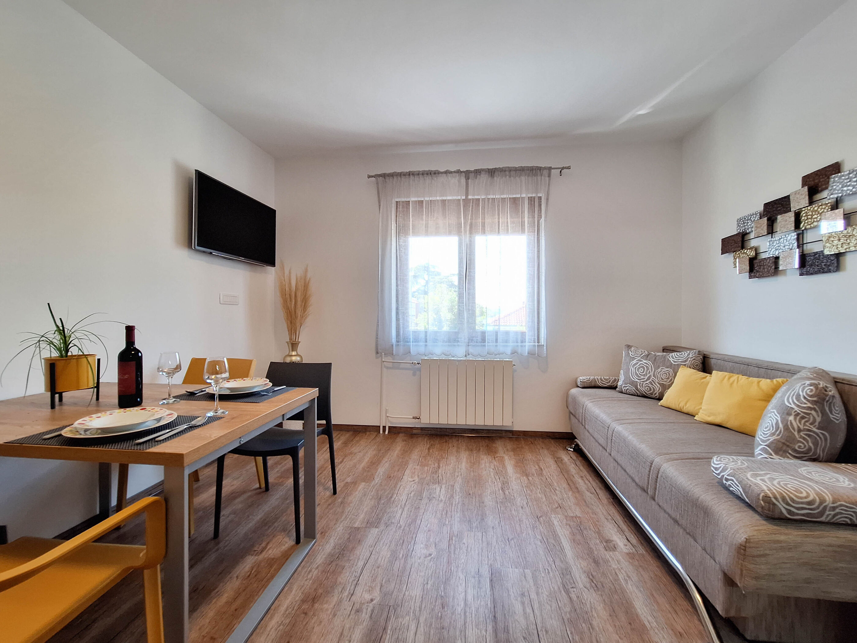 Apartment and Rooms Katunar 101381-A1
