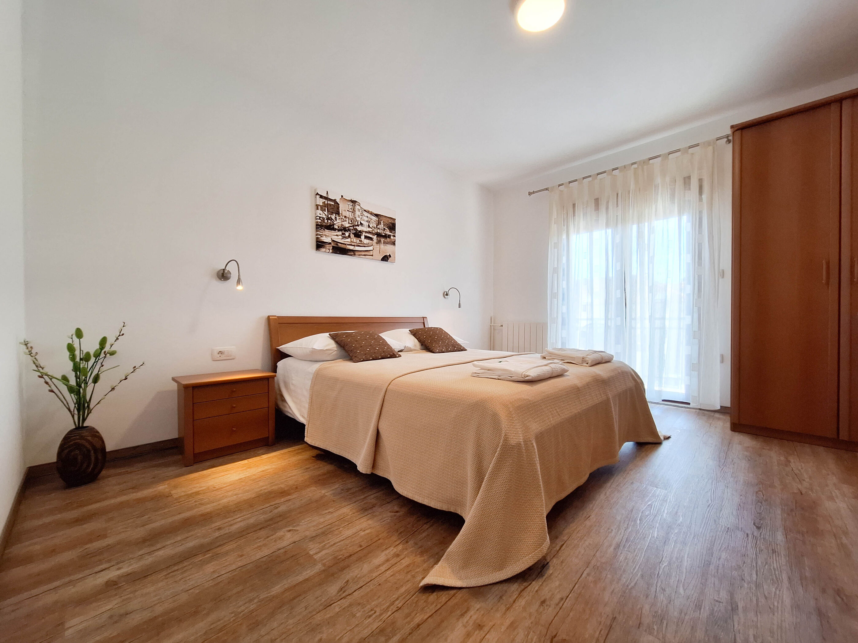 Apartment and Rooms Katunar 101381-A1