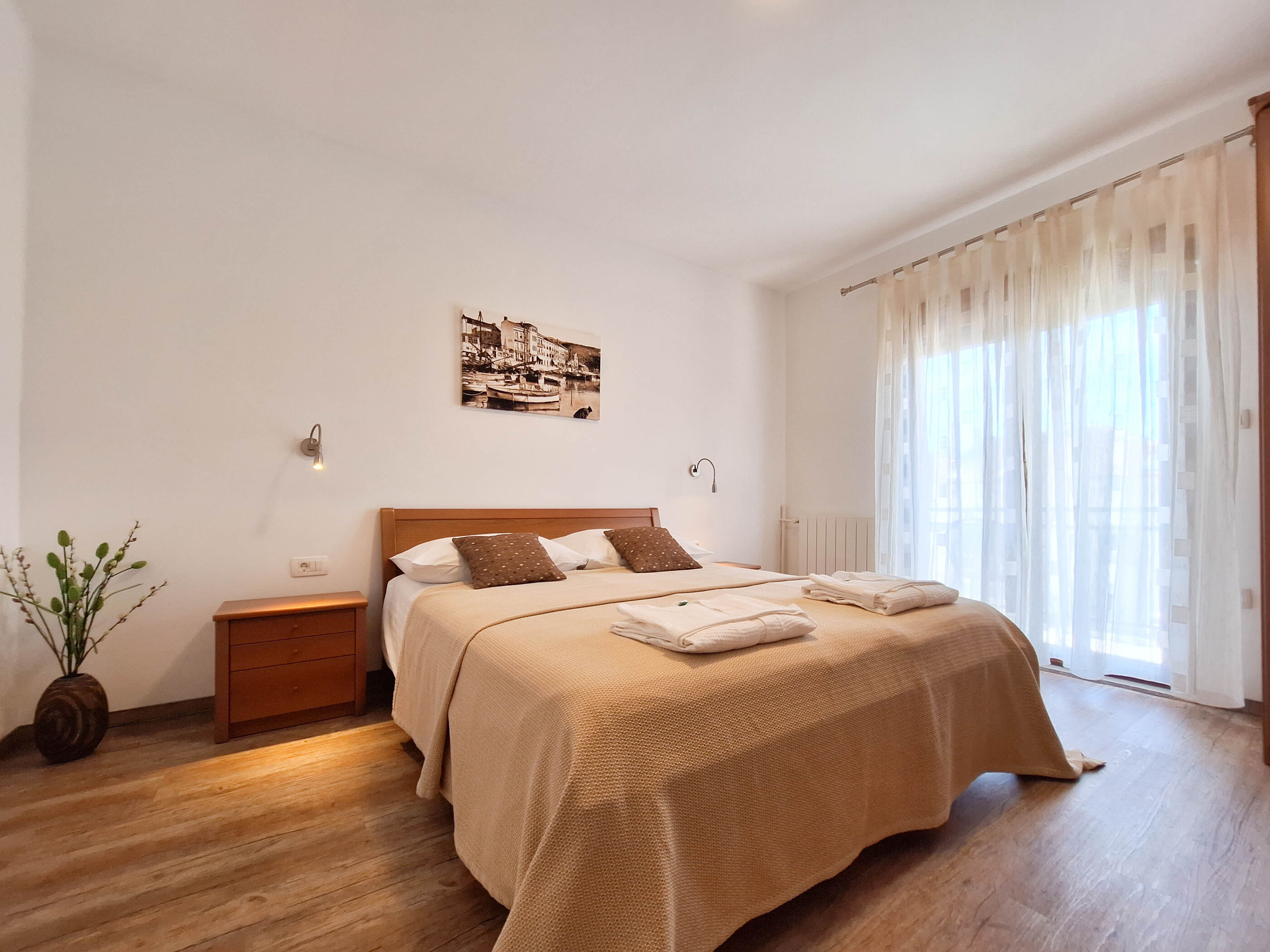 Apartment and Rooms Katunar 101381-A1